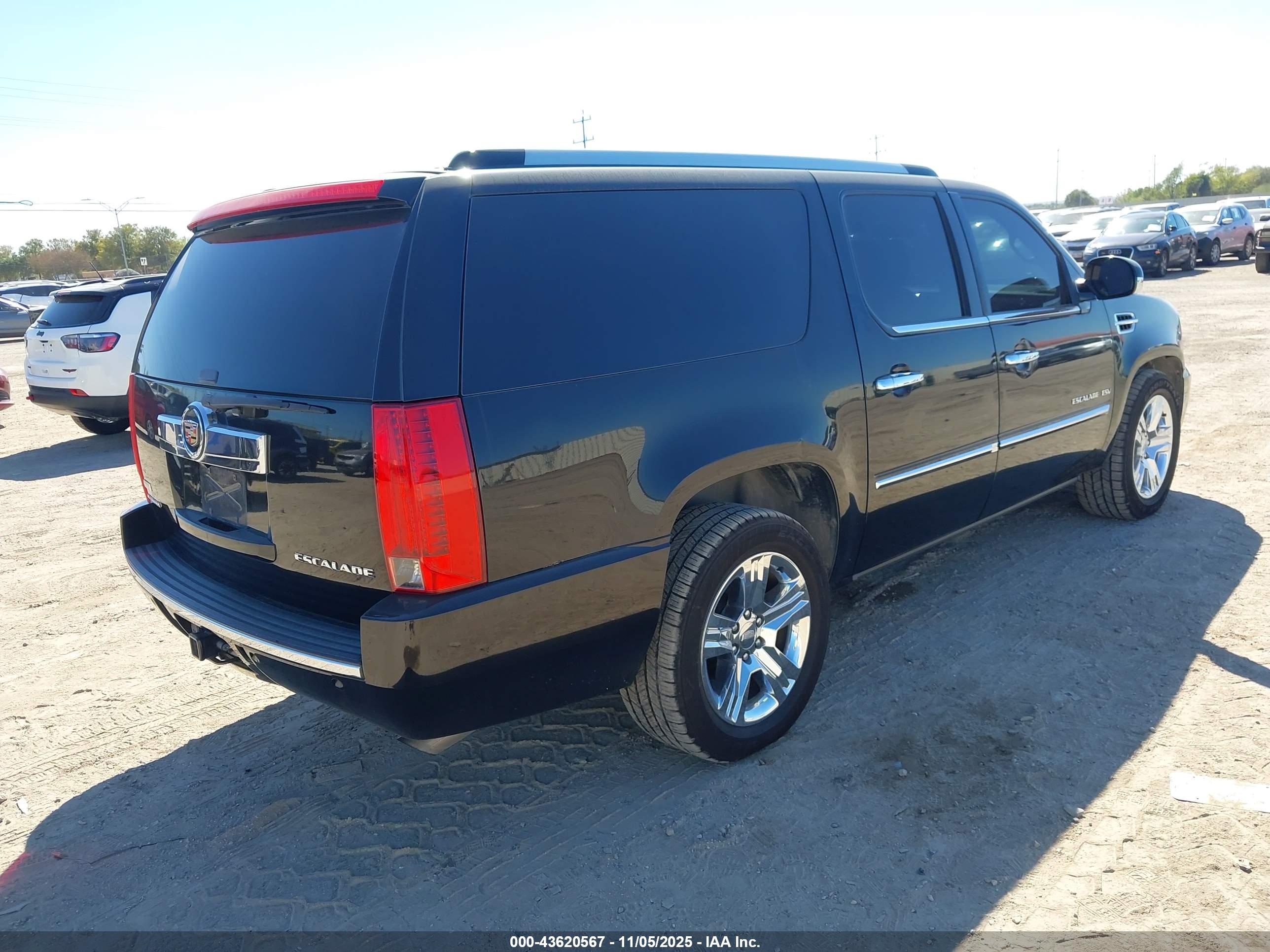 CADILLAC ESCALADE image 4