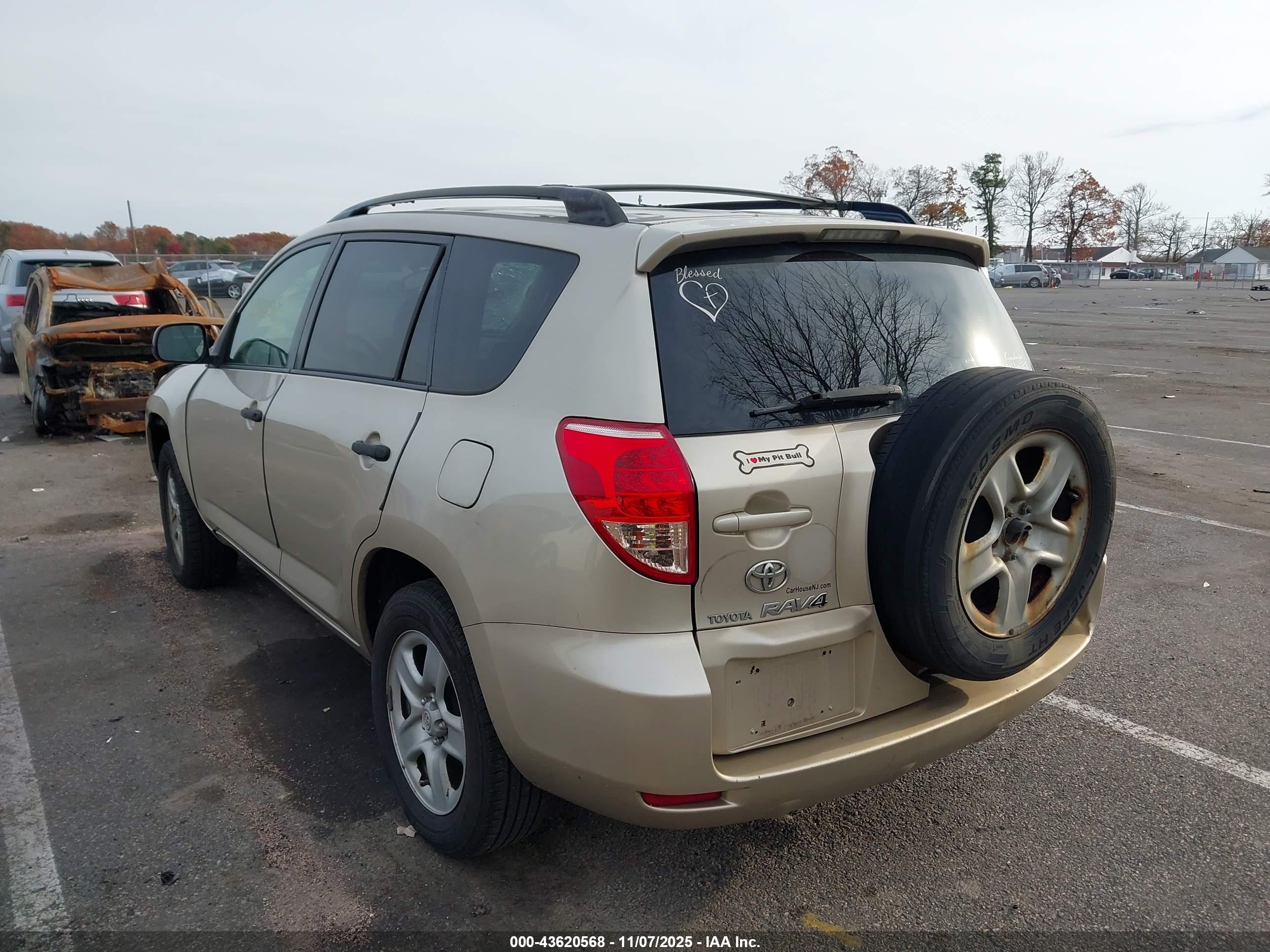 TOYOTA RAV4 image 3