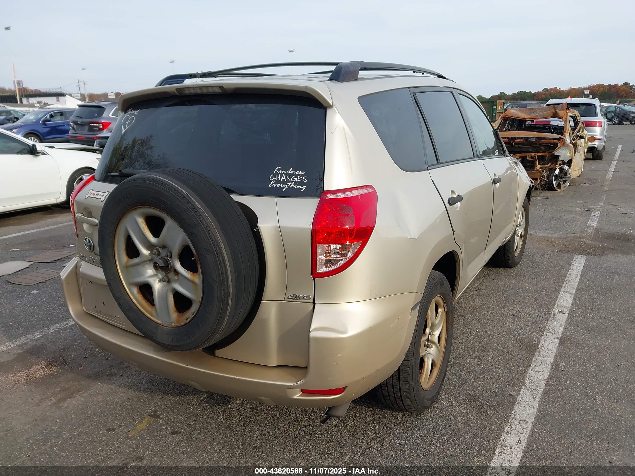 TOYOTA RAV4 image 4