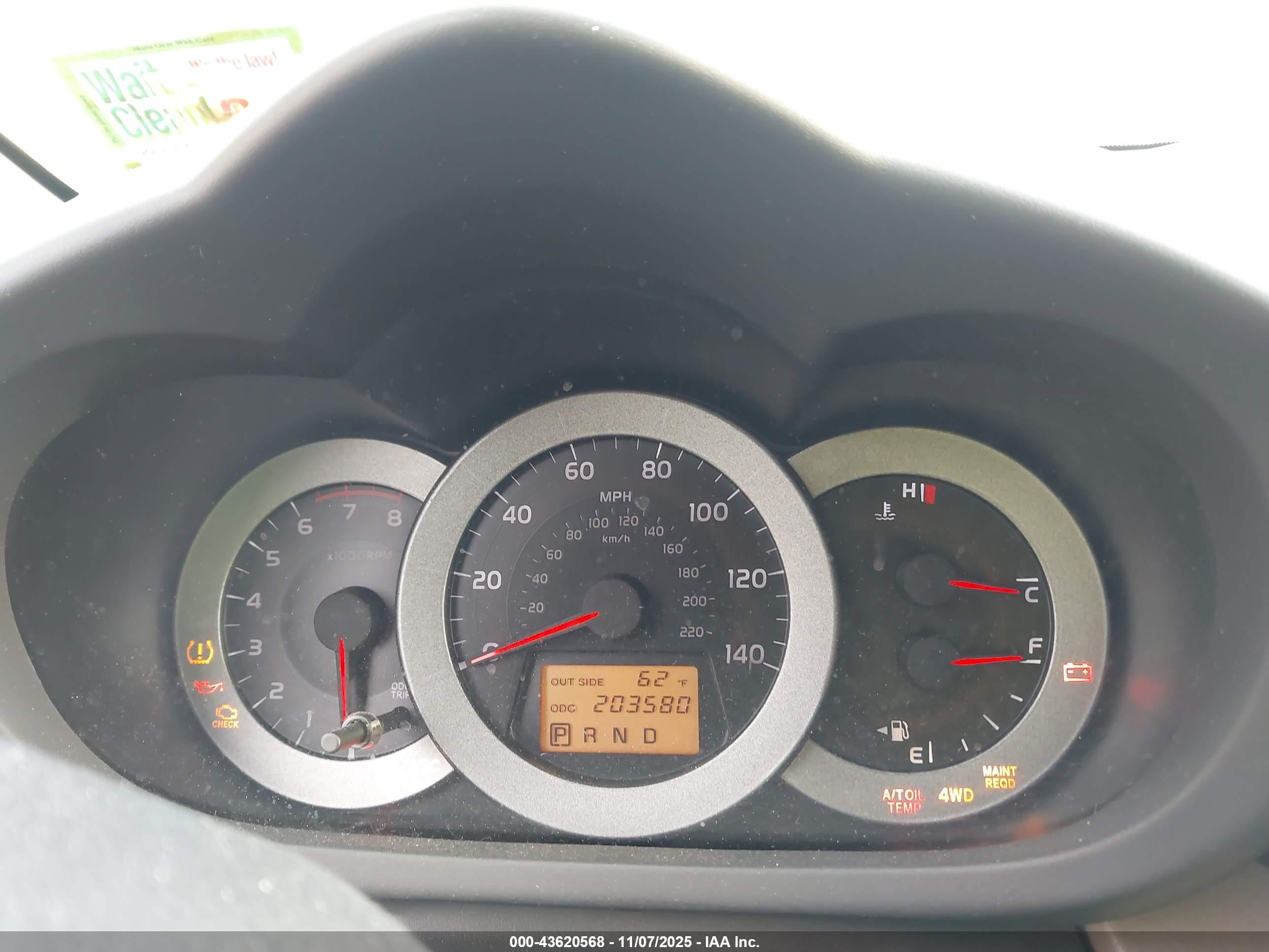 TOYOTA RAV4 image 7