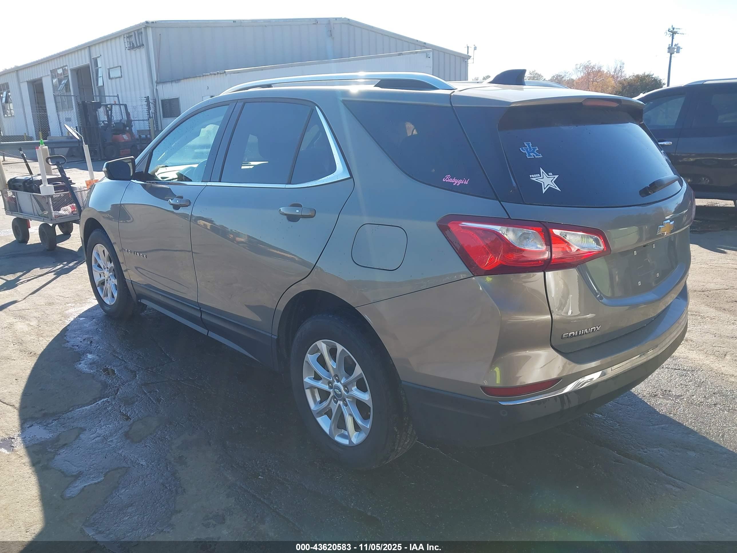 CHEVROLET EQUINOX image 3