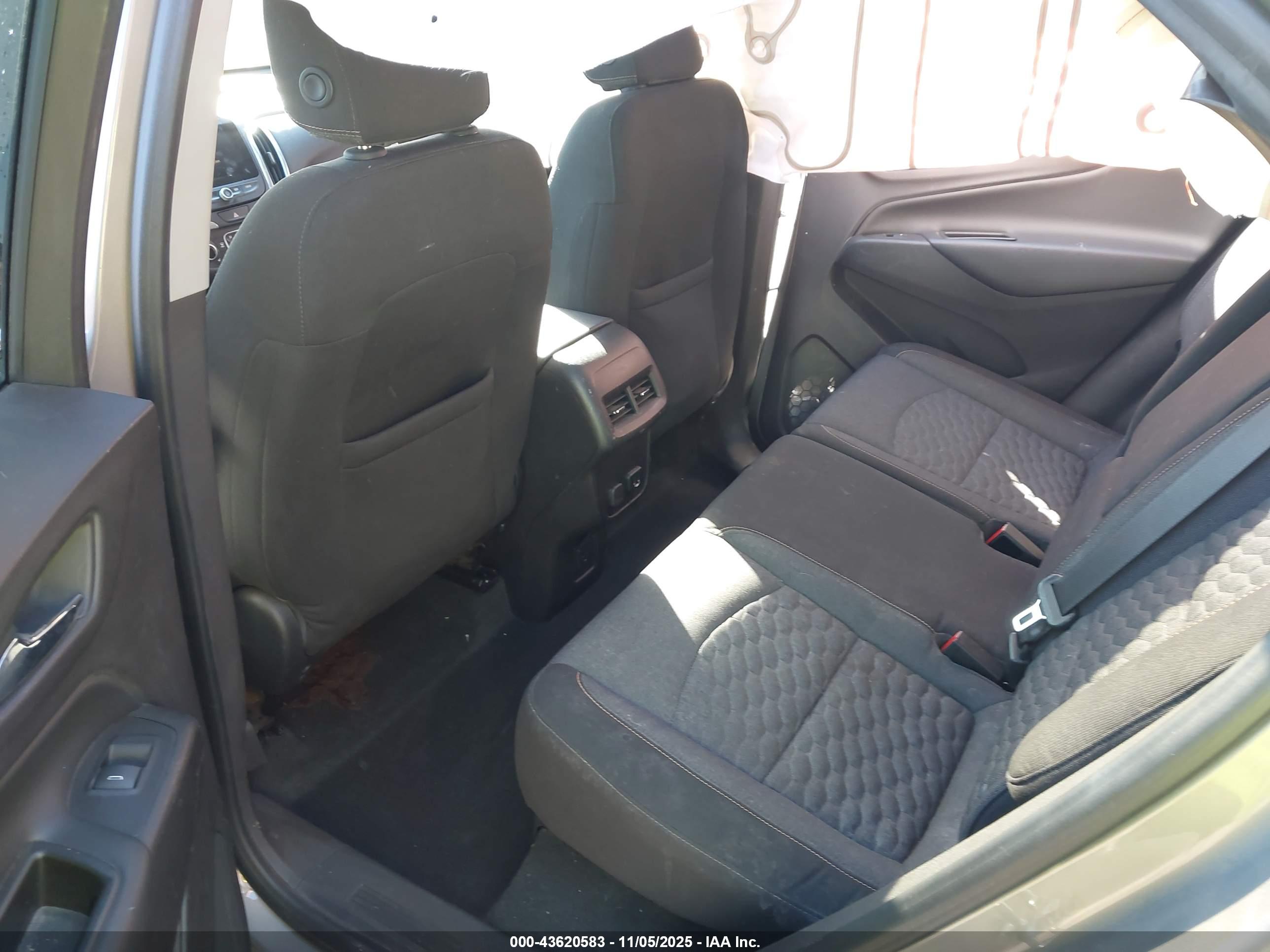 CHEVROLET EQUINOX image 8
