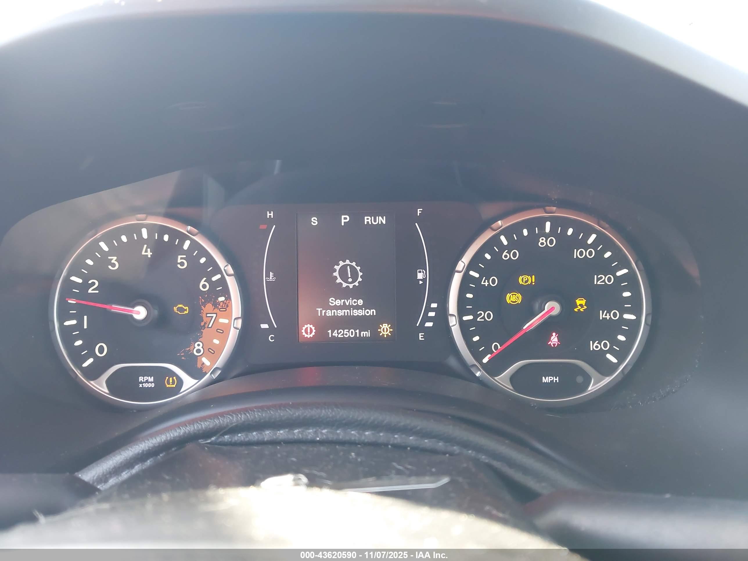 JEEP RENEGADE image 7