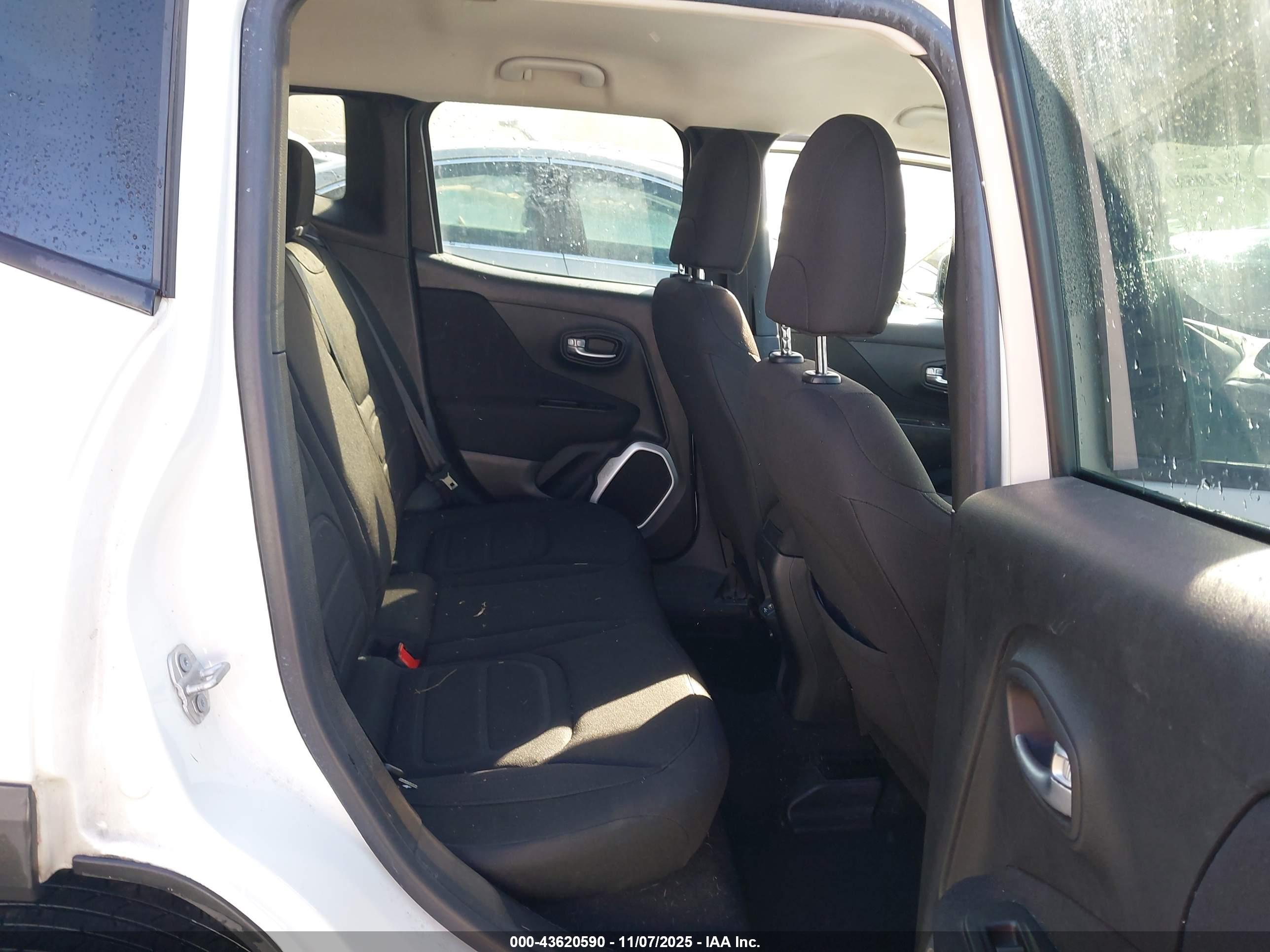 JEEP RENEGADE image 8