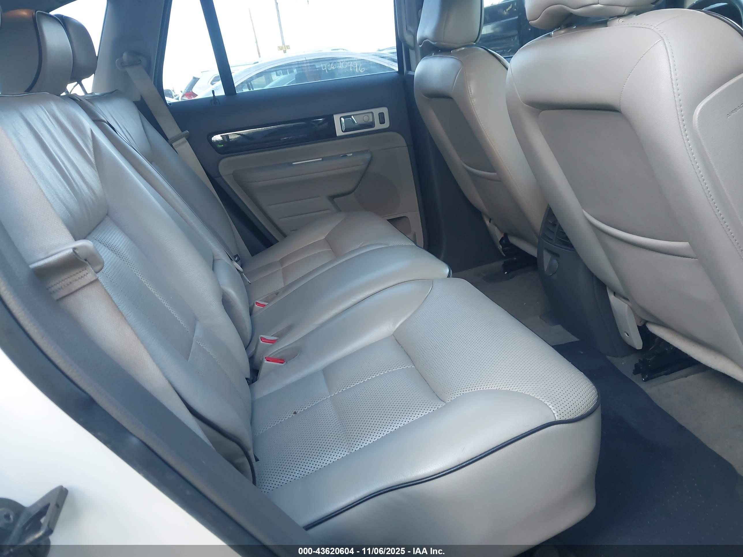 LINCOLN MKX image 8