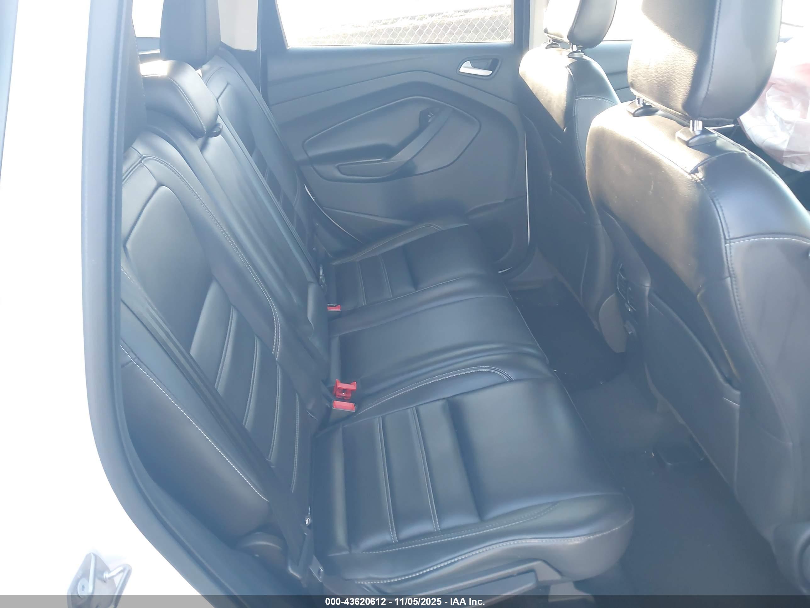 FORD ESCAPE image 8