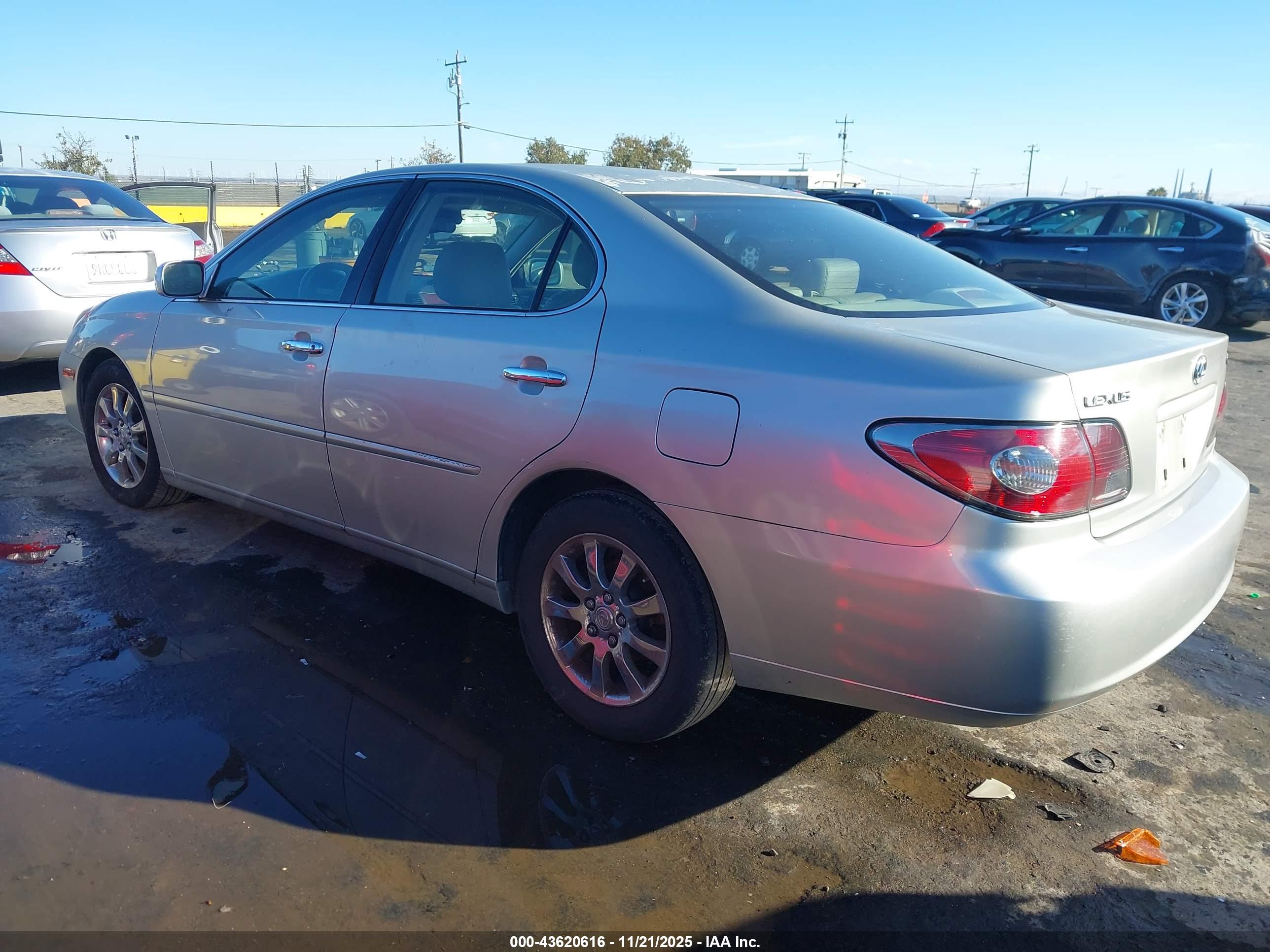 LEXUS ES image 3