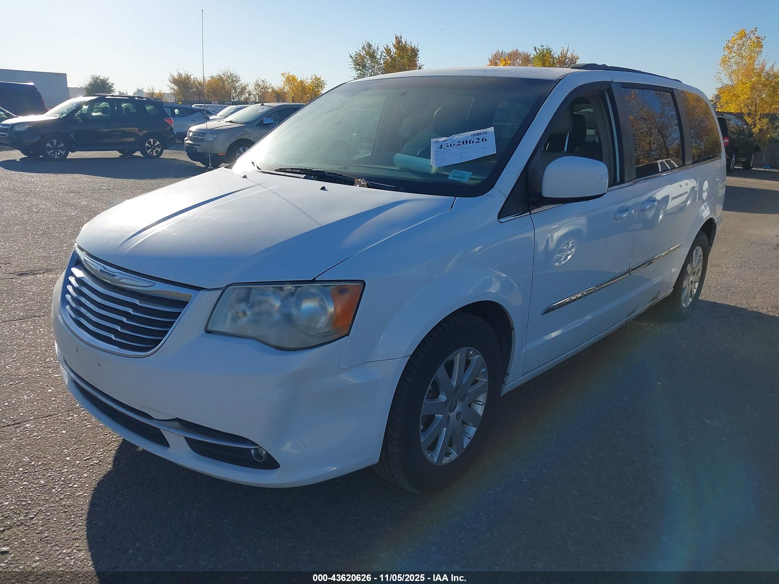 CHRYSLER TOWN image 2