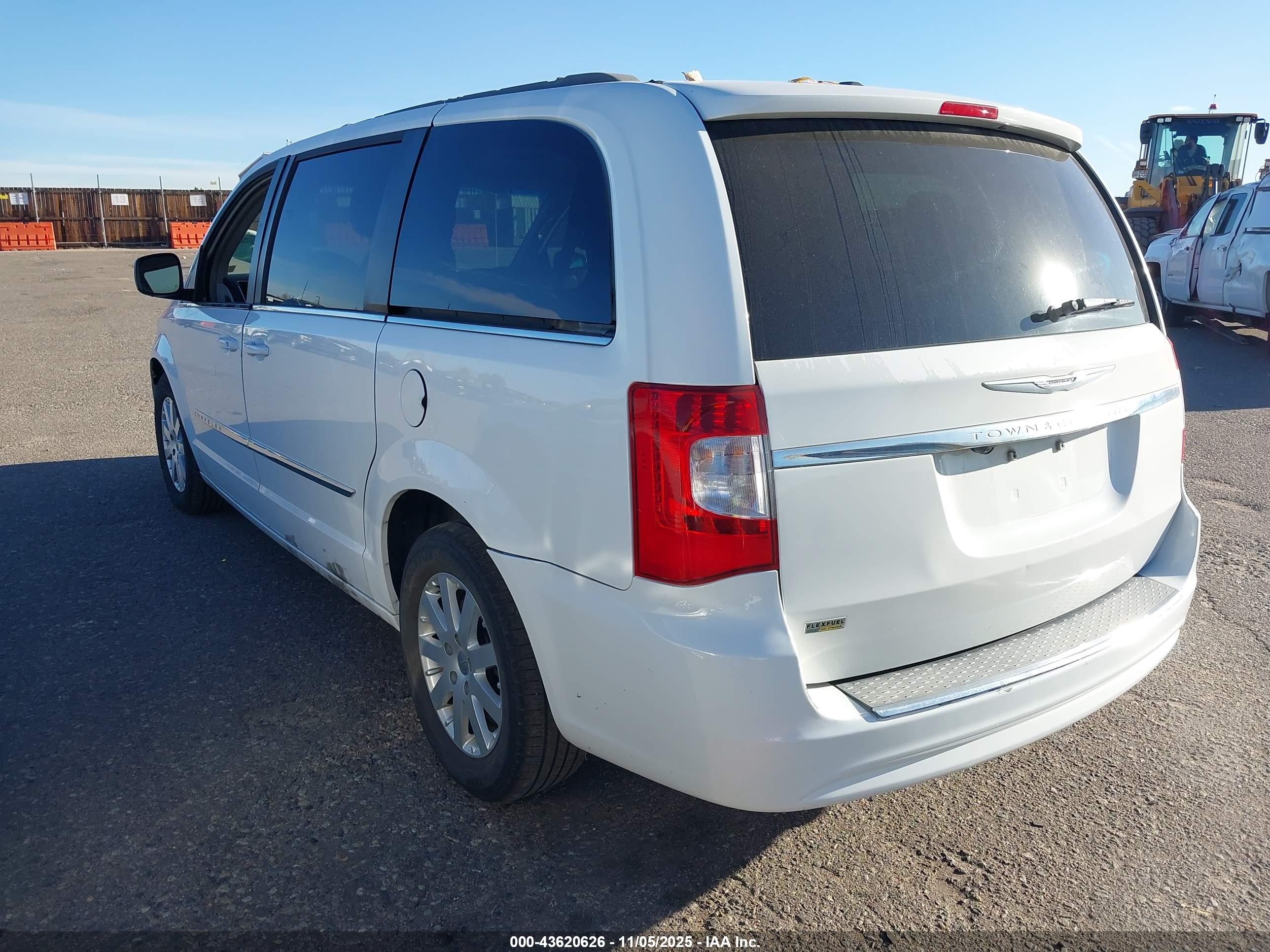 CHRYSLER TOWN image 3