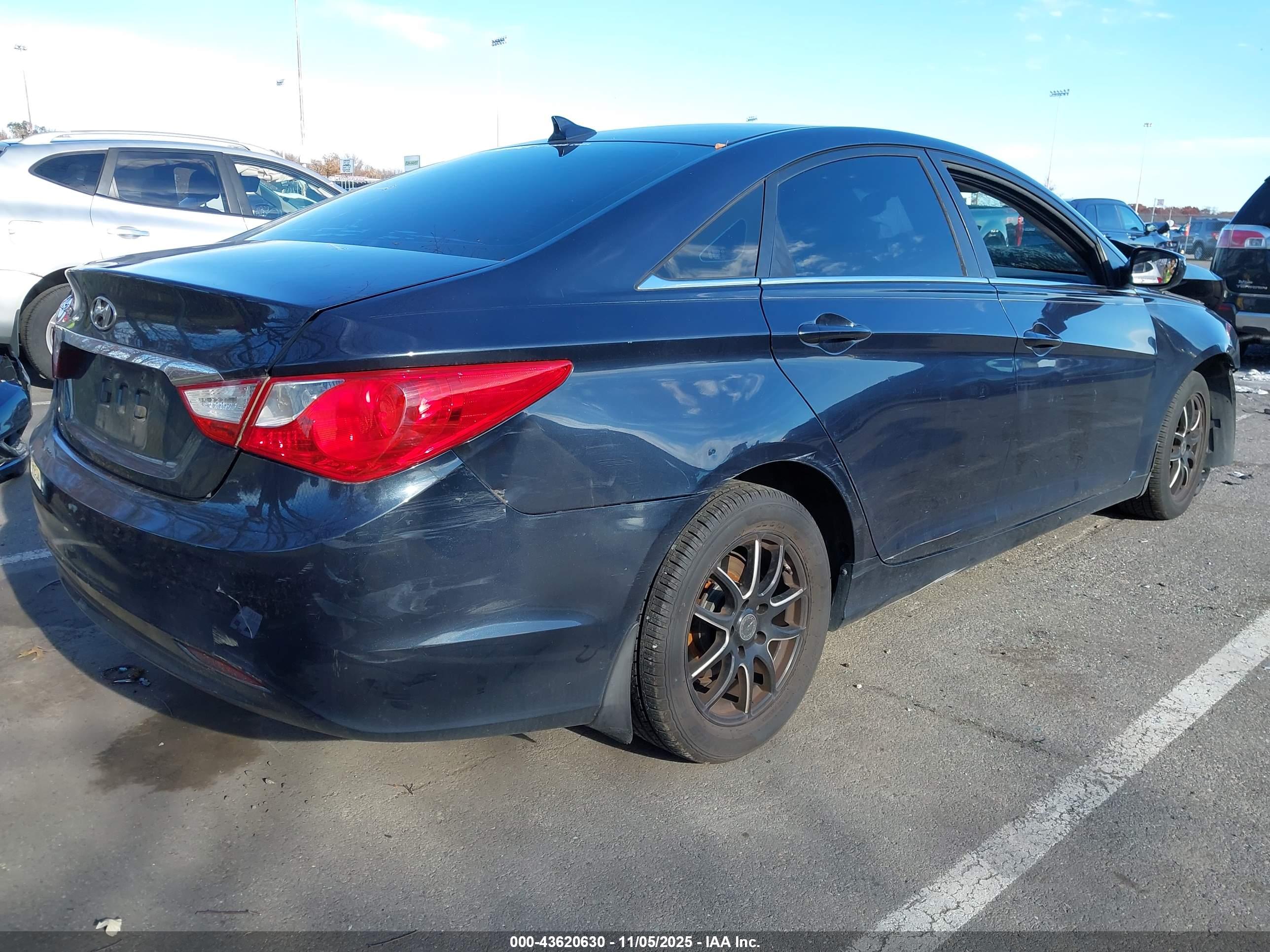 HYUNDAI SONATA image 4