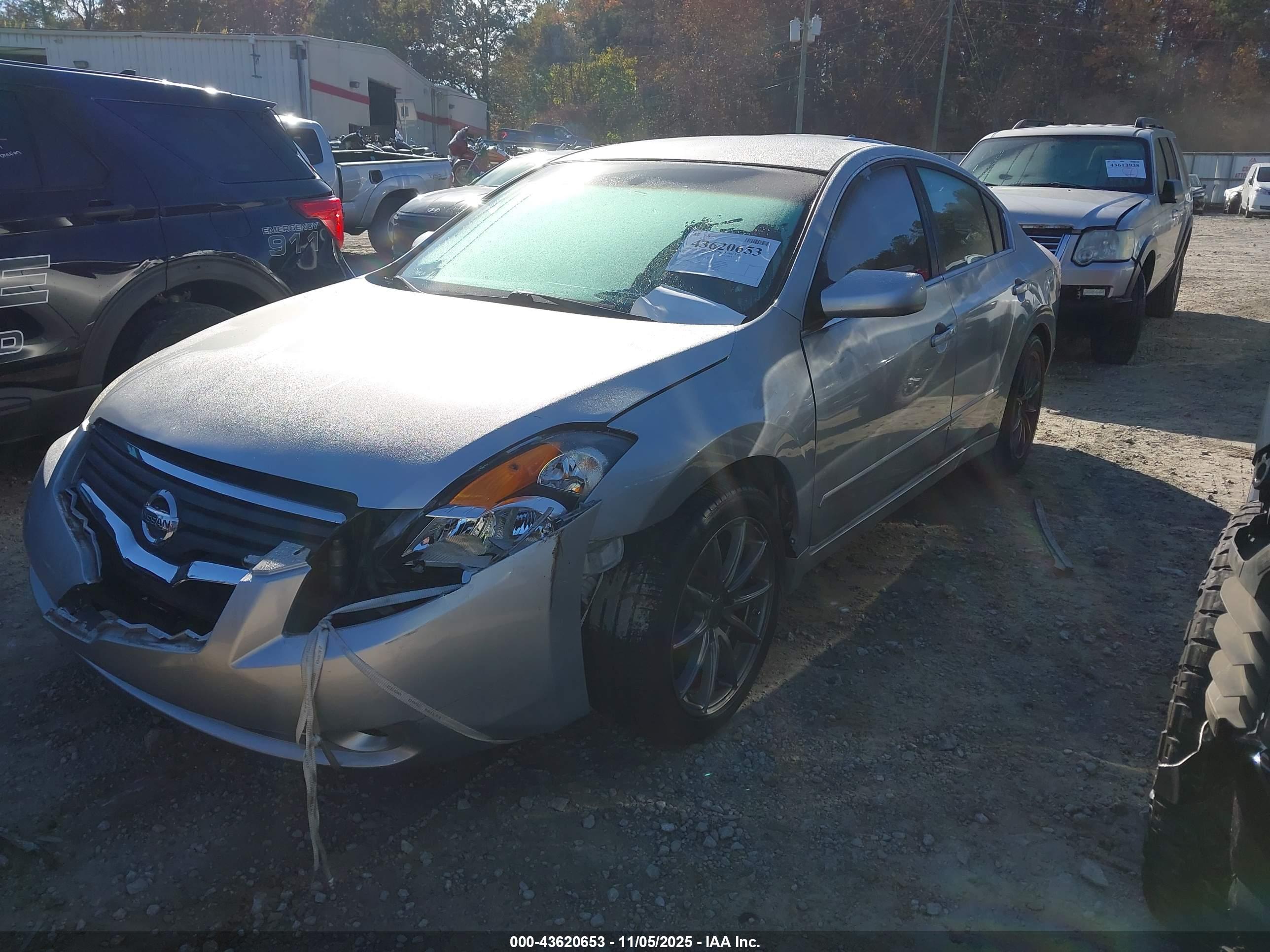 NISSAN ALTIMA image 2