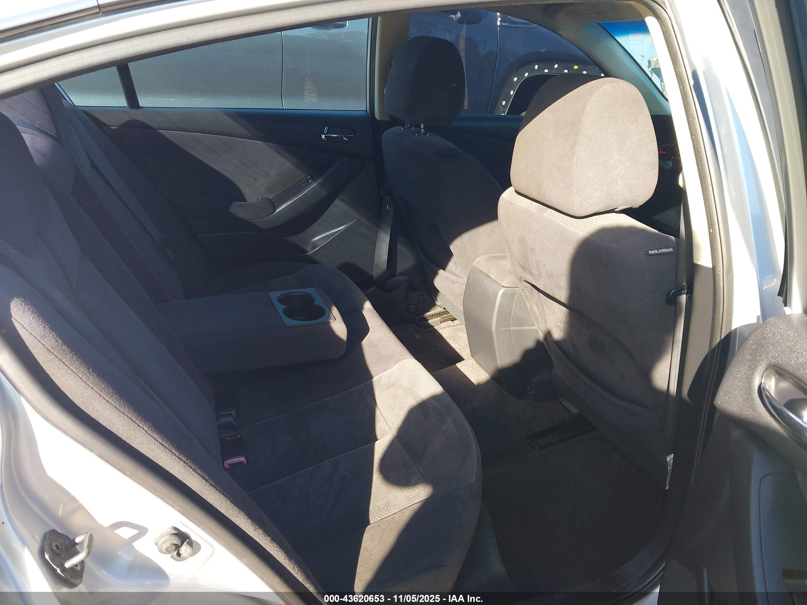NISSAN ALTIMA image 8