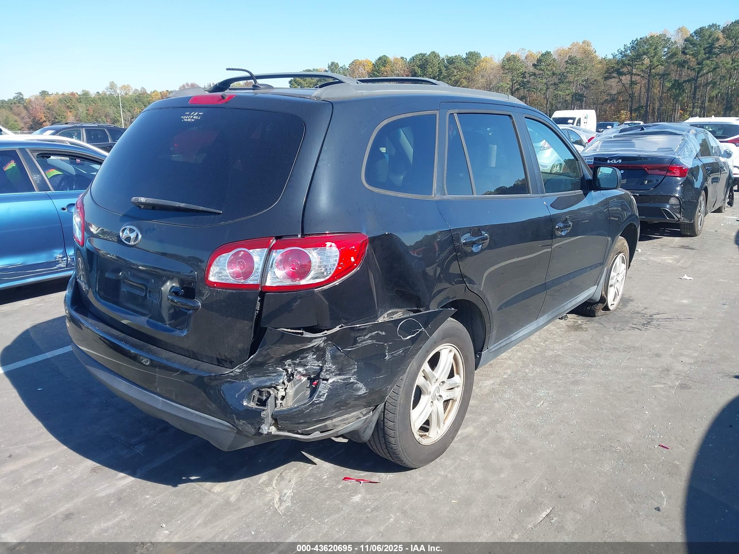 HYUNDAI SANTA image 4