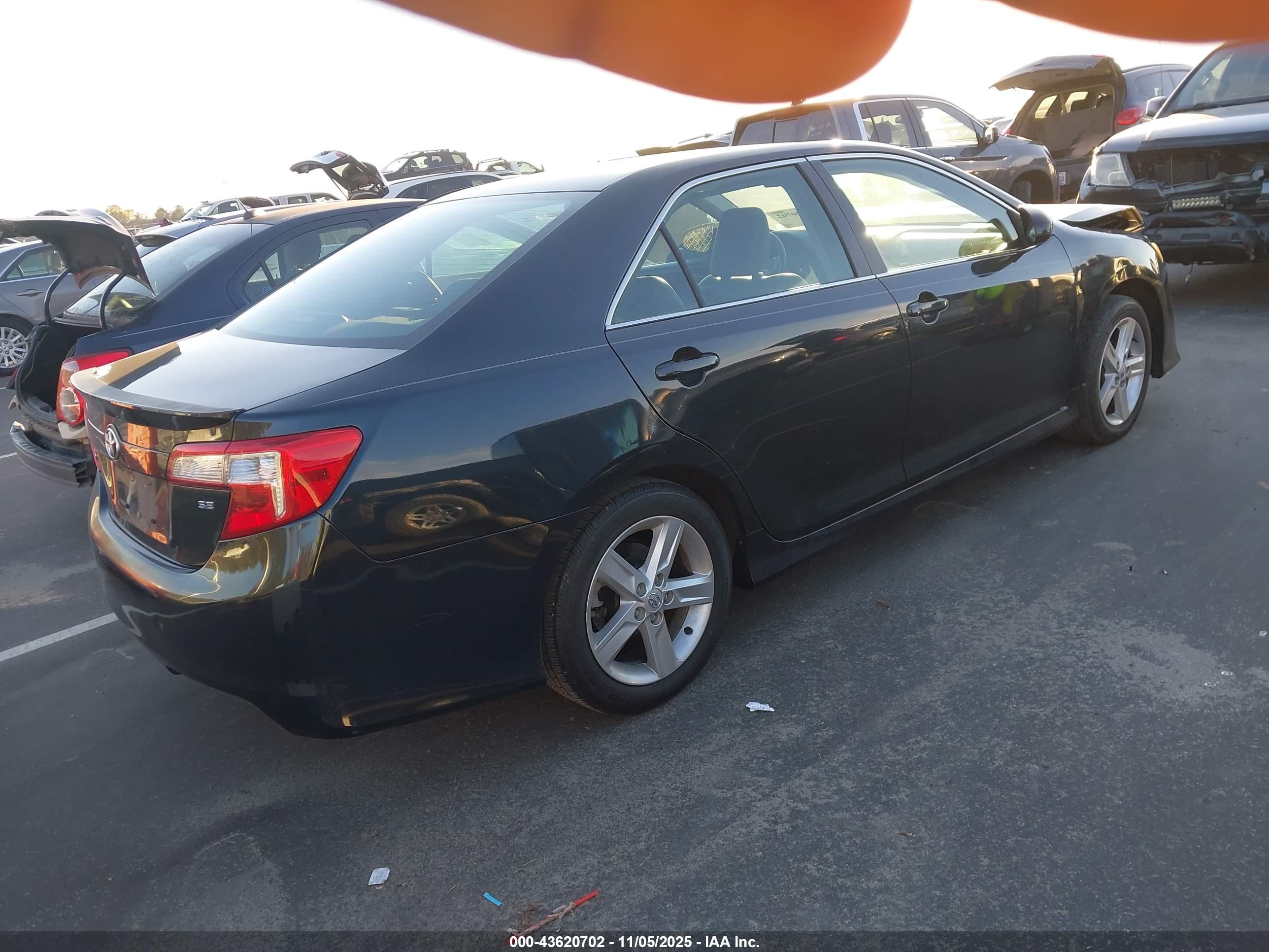 TOYOTA CAMRY image 4
