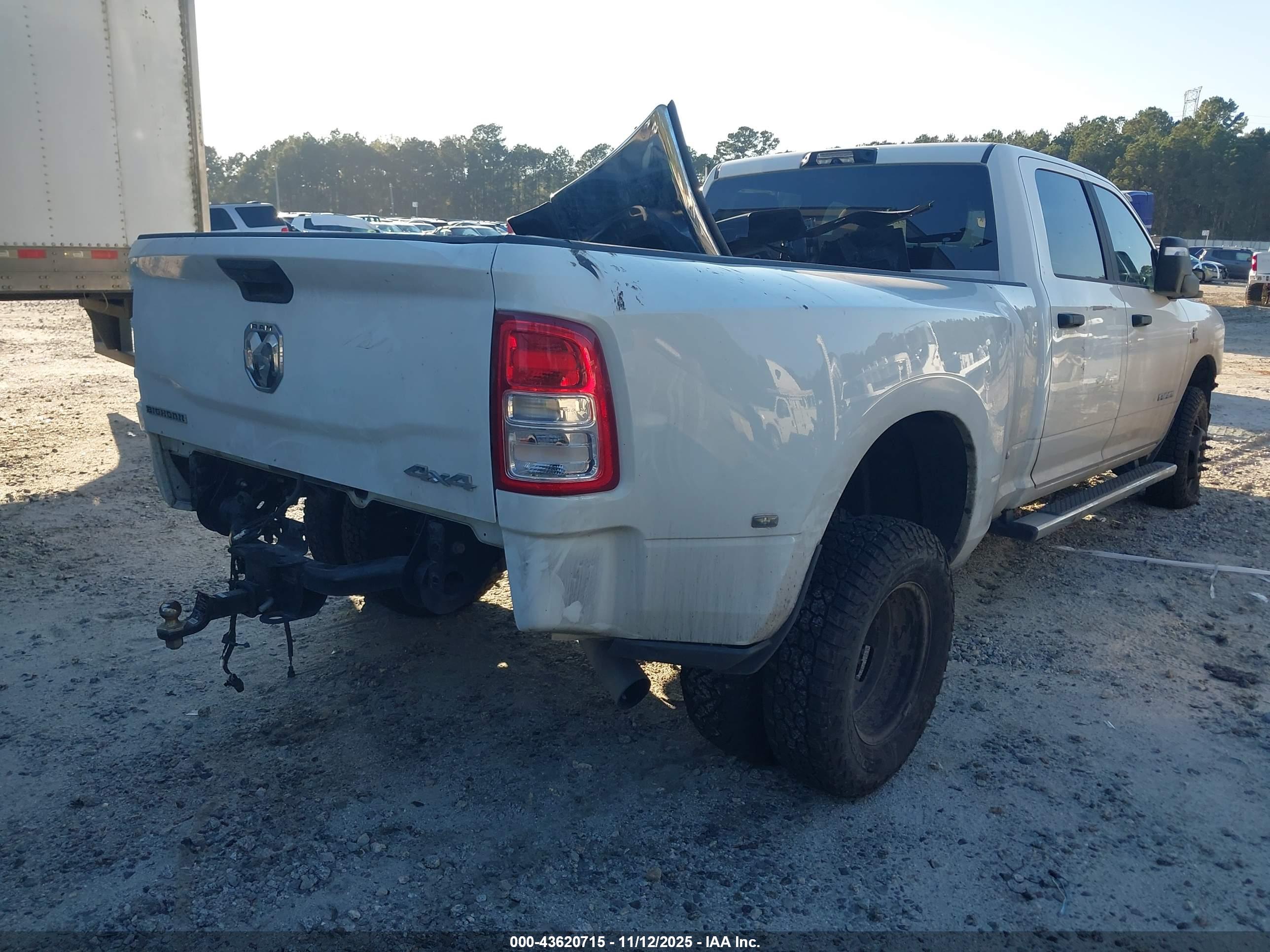RAM 3500 image 4
