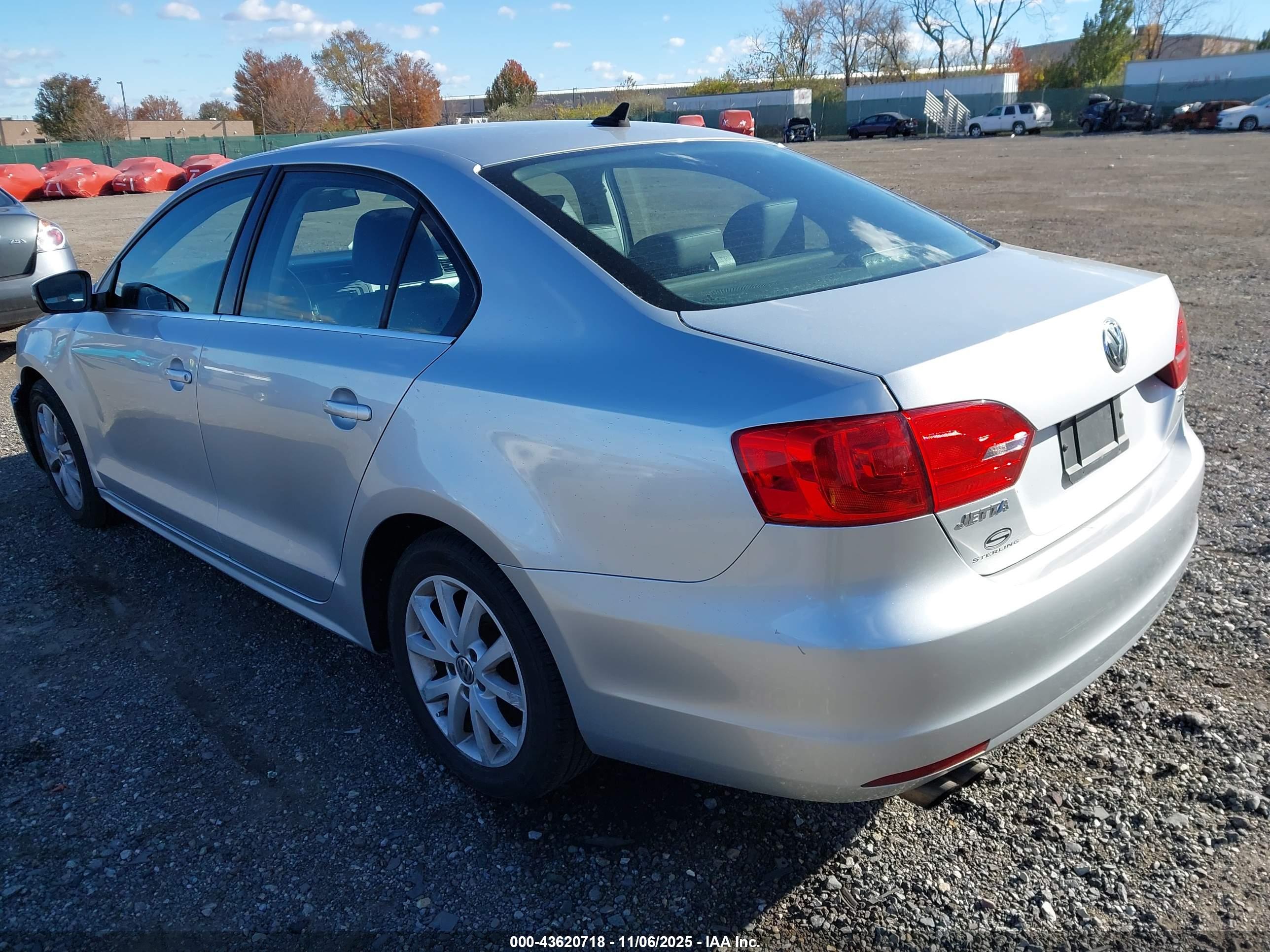 VOLKSWAGEN JETTA image 3