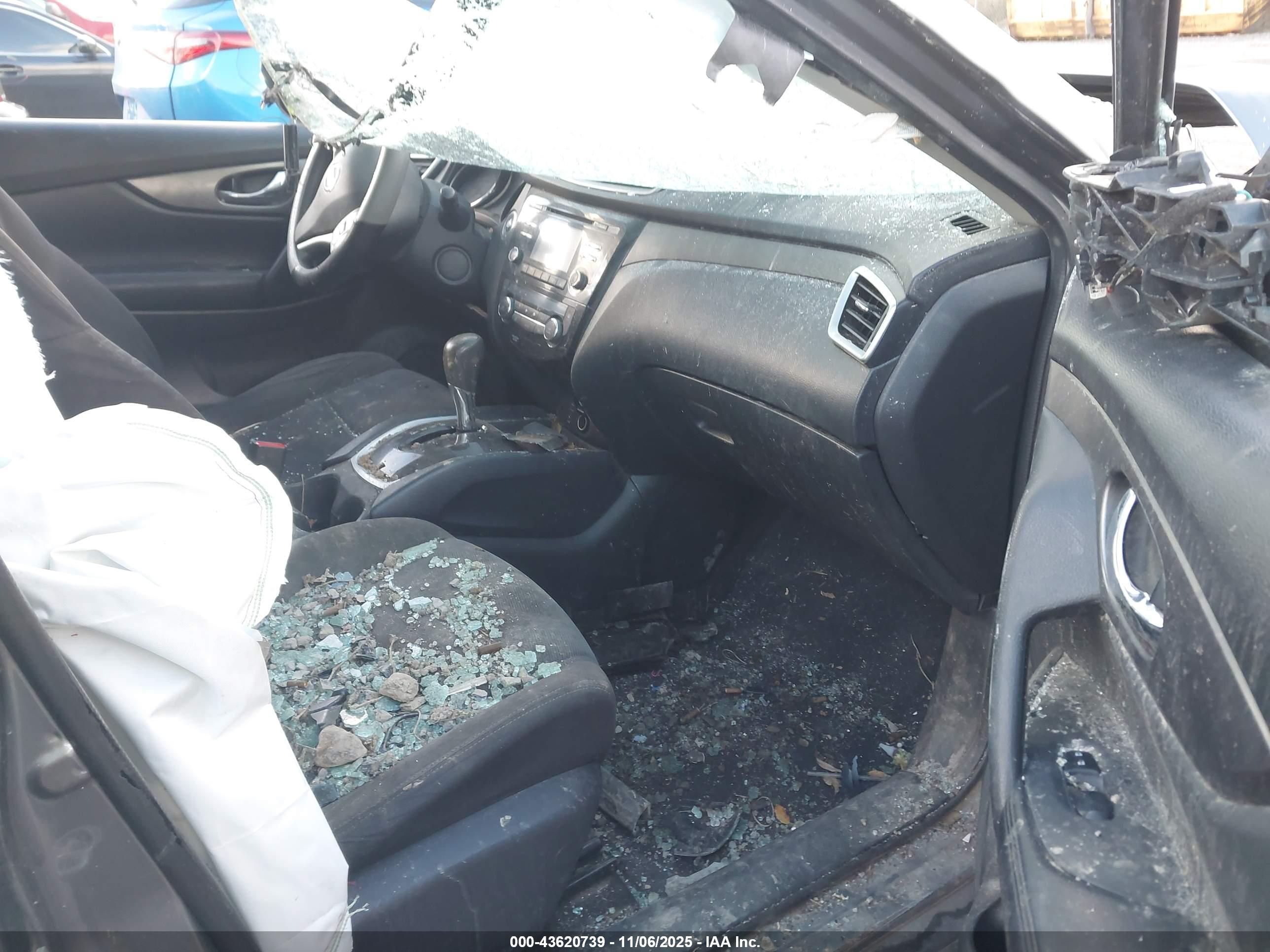 NISSAN ROGUE image 5