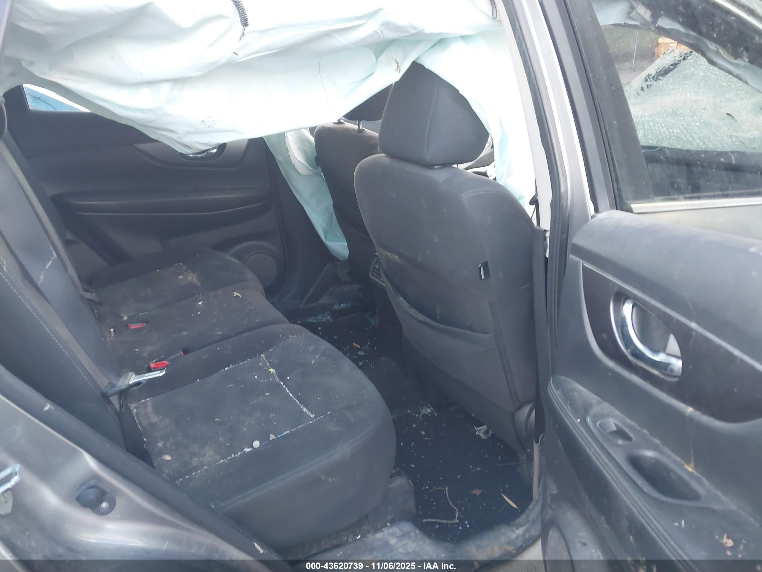 NISSAN ROGUE image 8