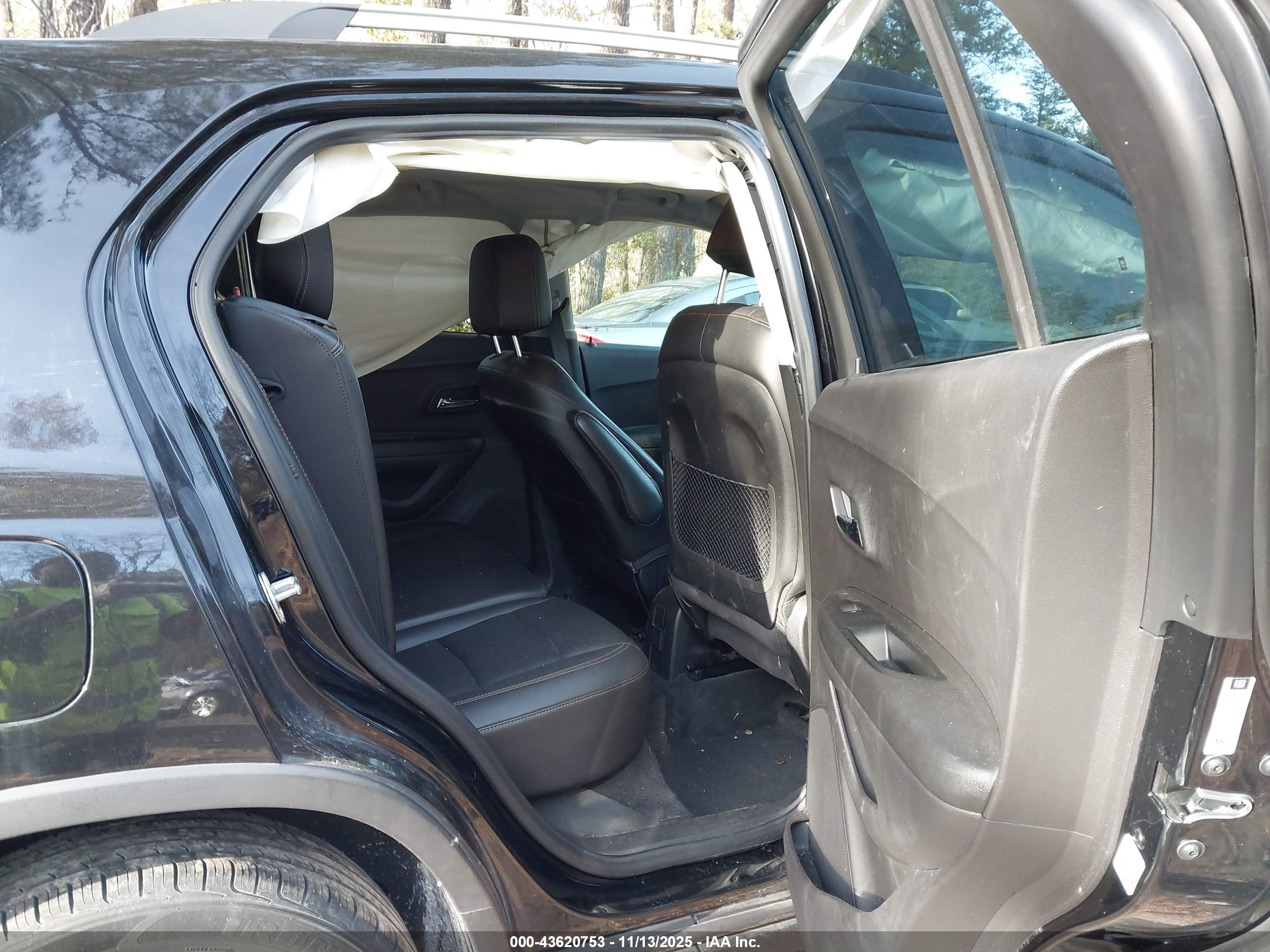 CHEVROLET TRAX image 8