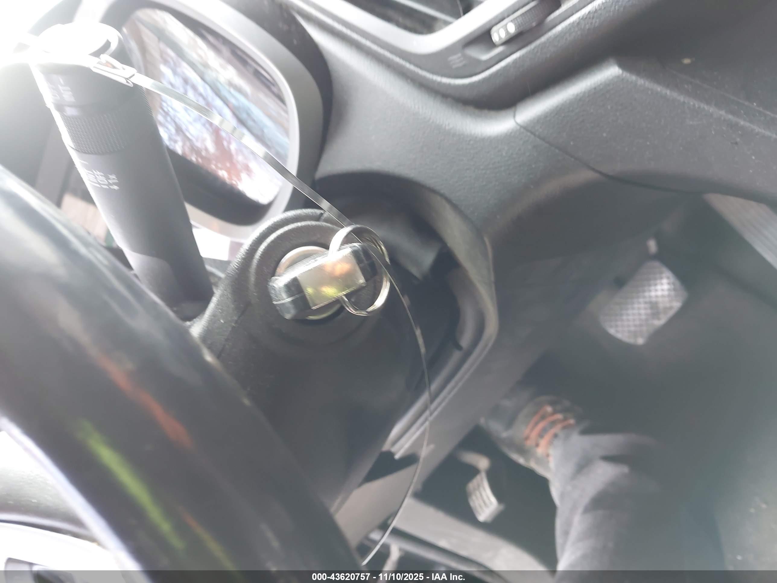 CHEVROLET EQUINOX image 11