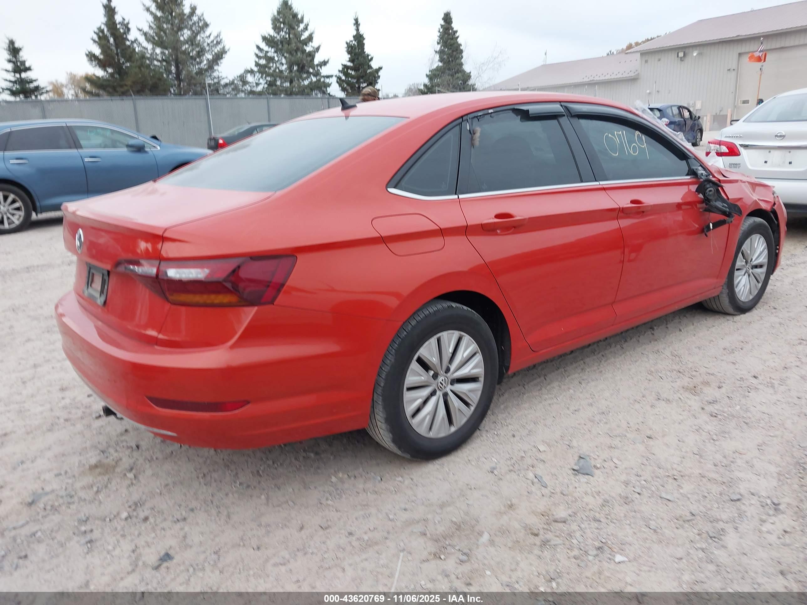 VOLKSWAGEN JETTA image 4
