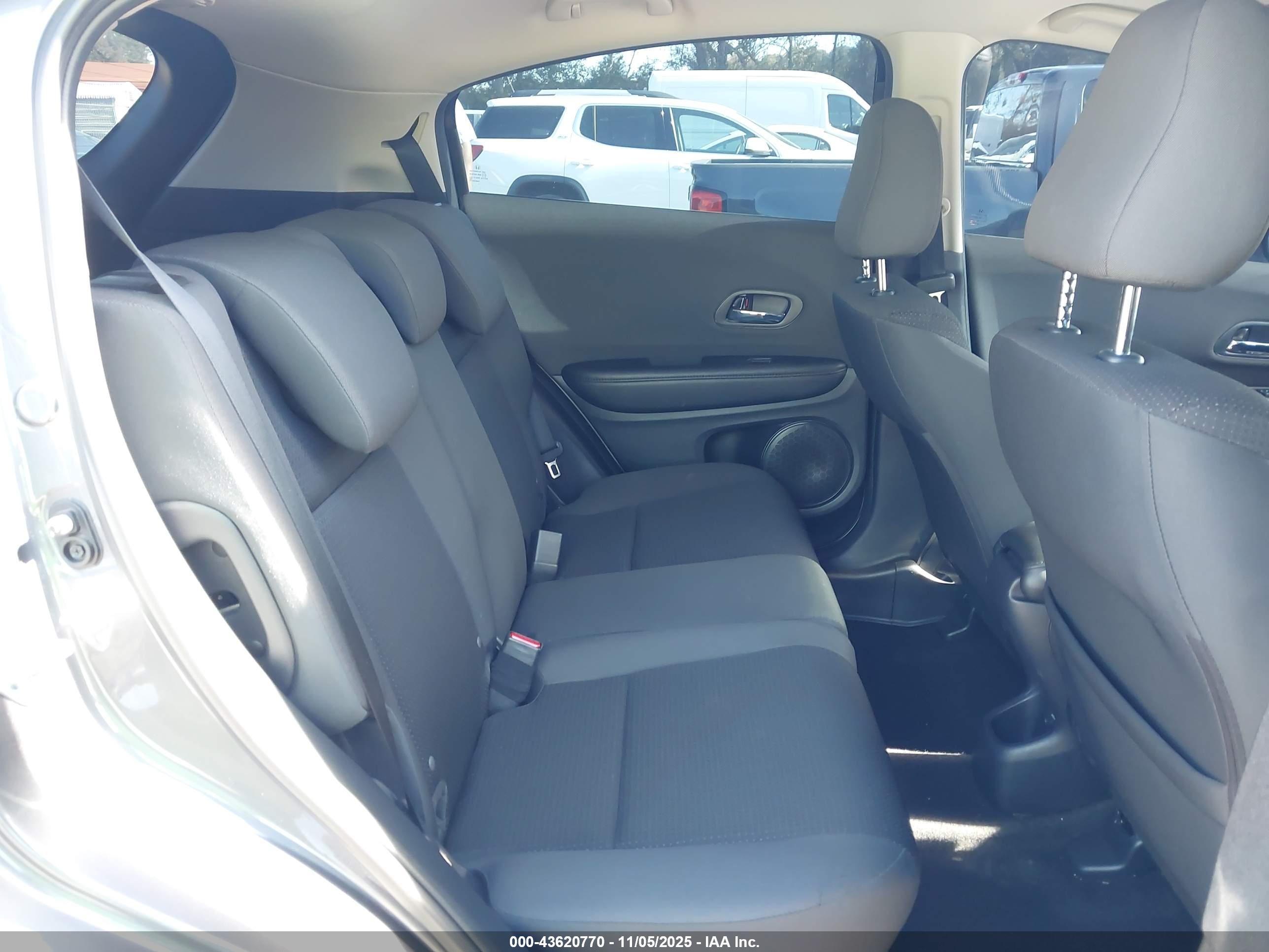 HONDA HR-V image 8