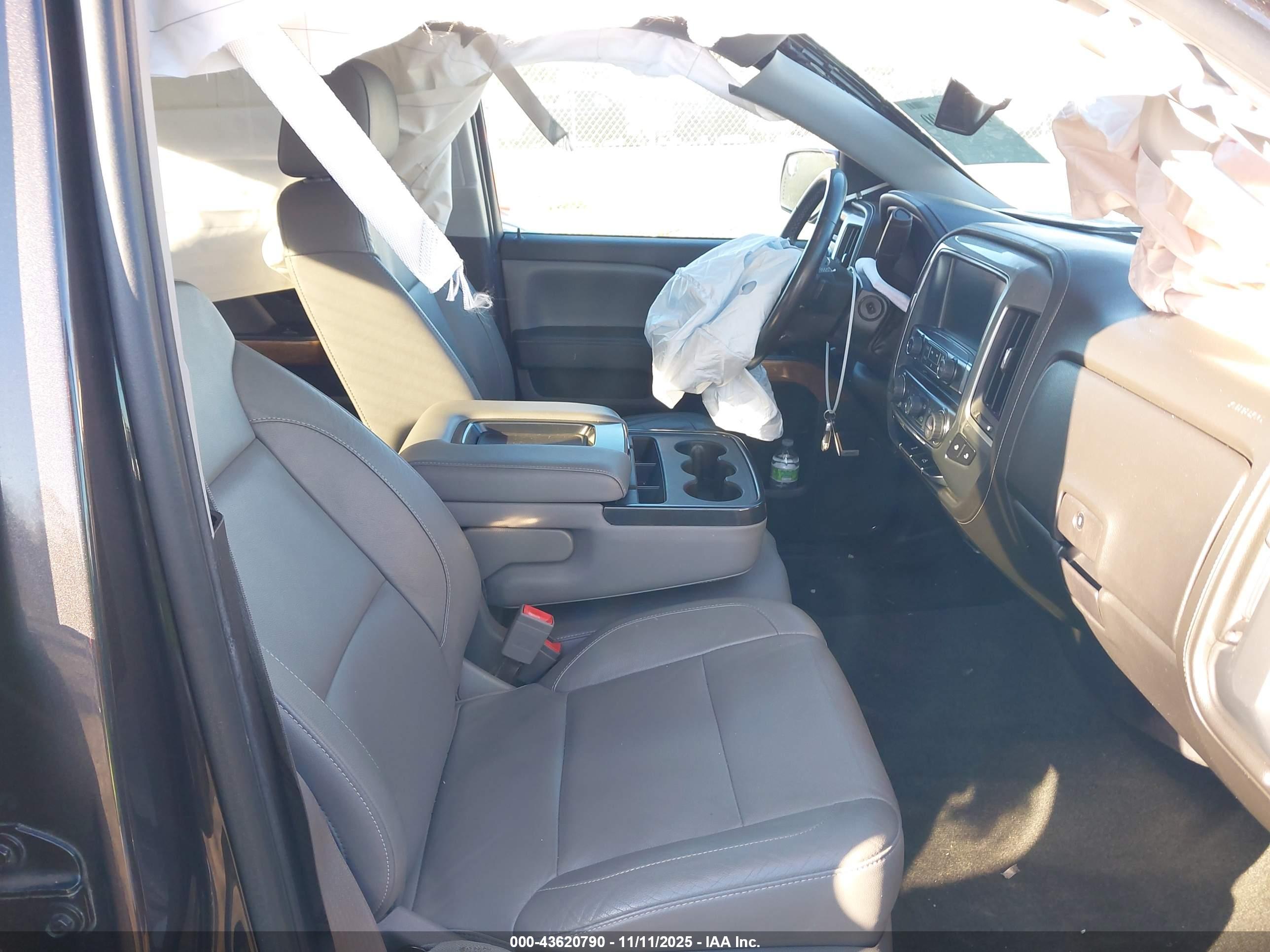 CHEVROLET SILVERADO image 5