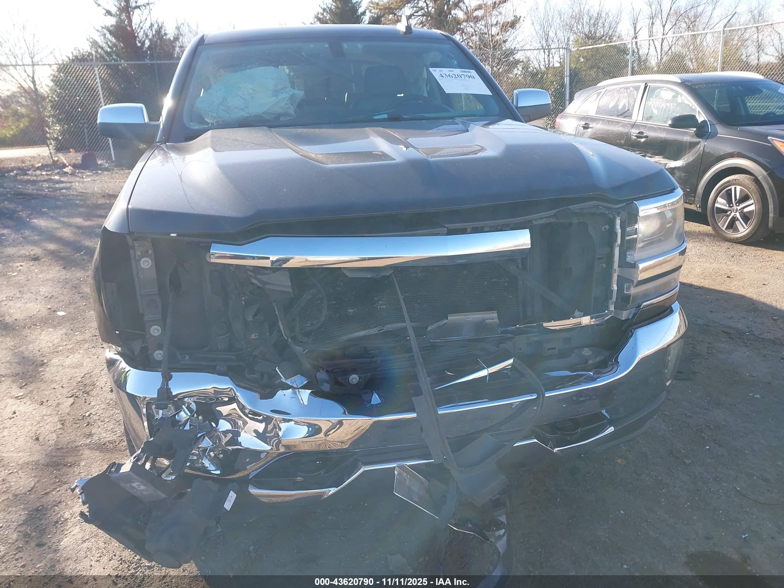 CHEVROLET SILVERADO image 6