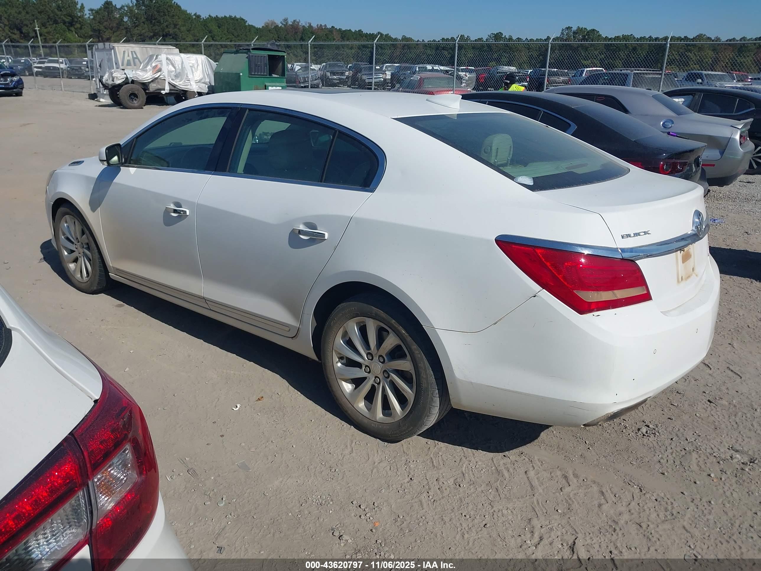 BUICK LACROSSE image 3