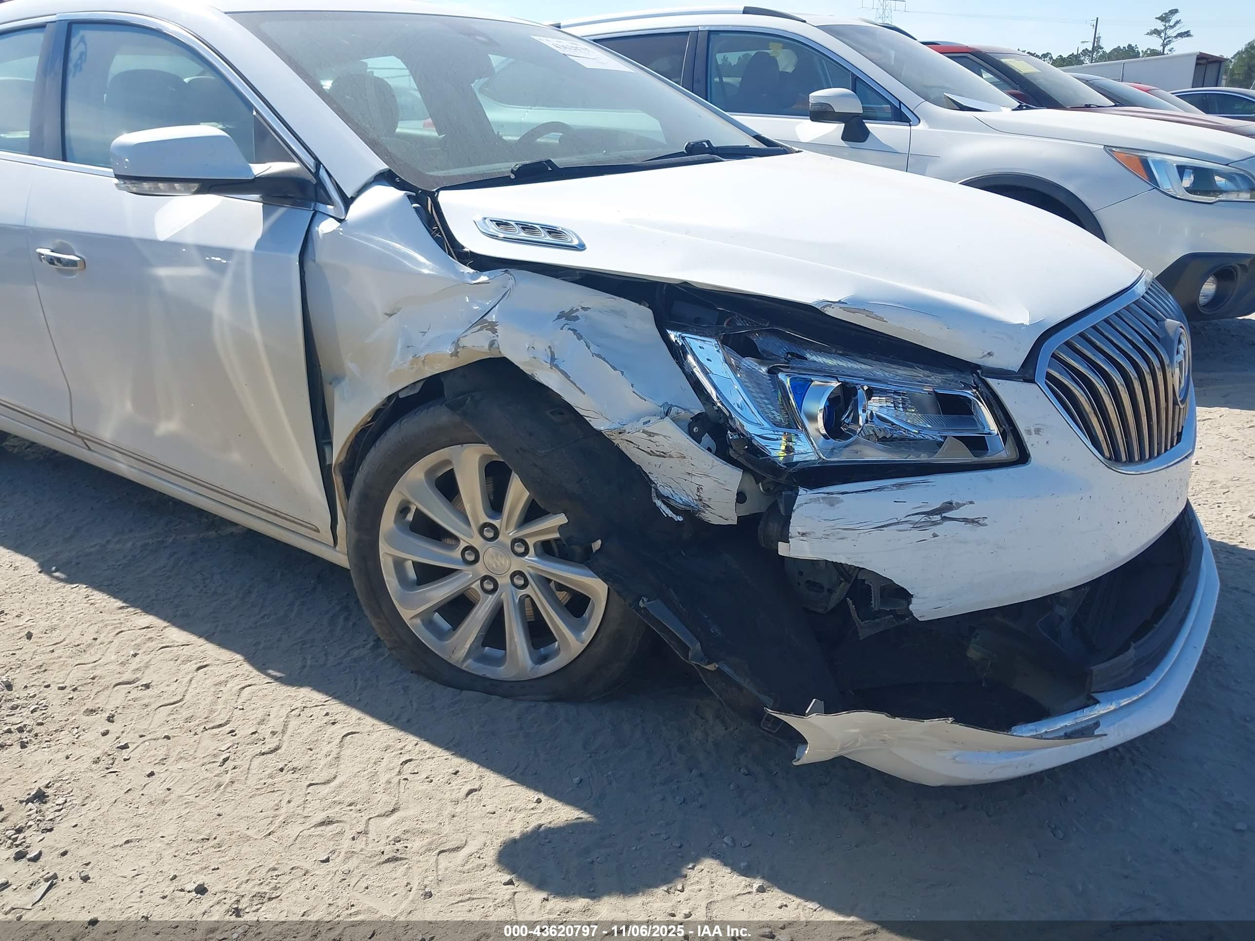 BUICK LACROSSE image 6