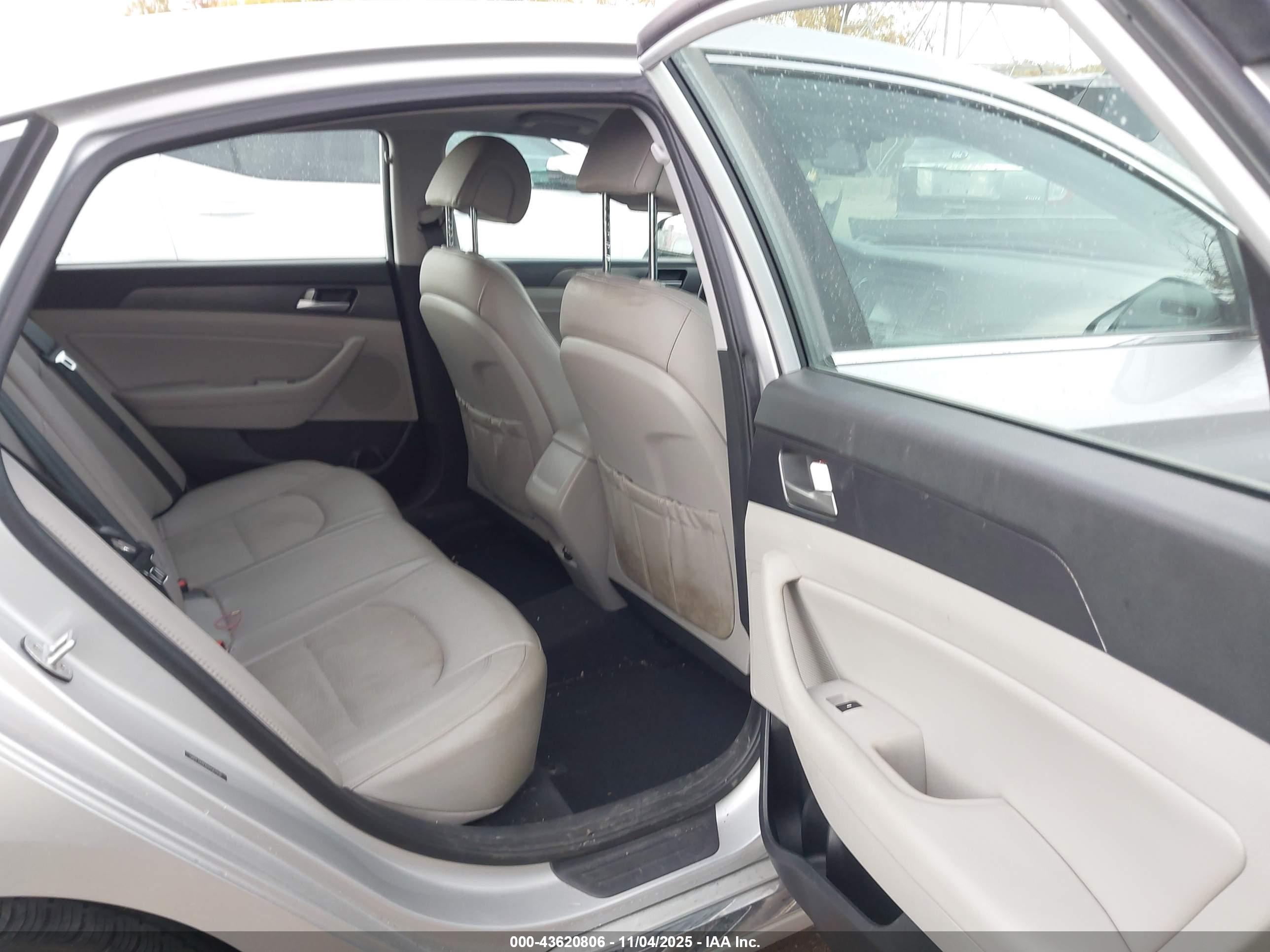 HYUNDAI SONATA image 8