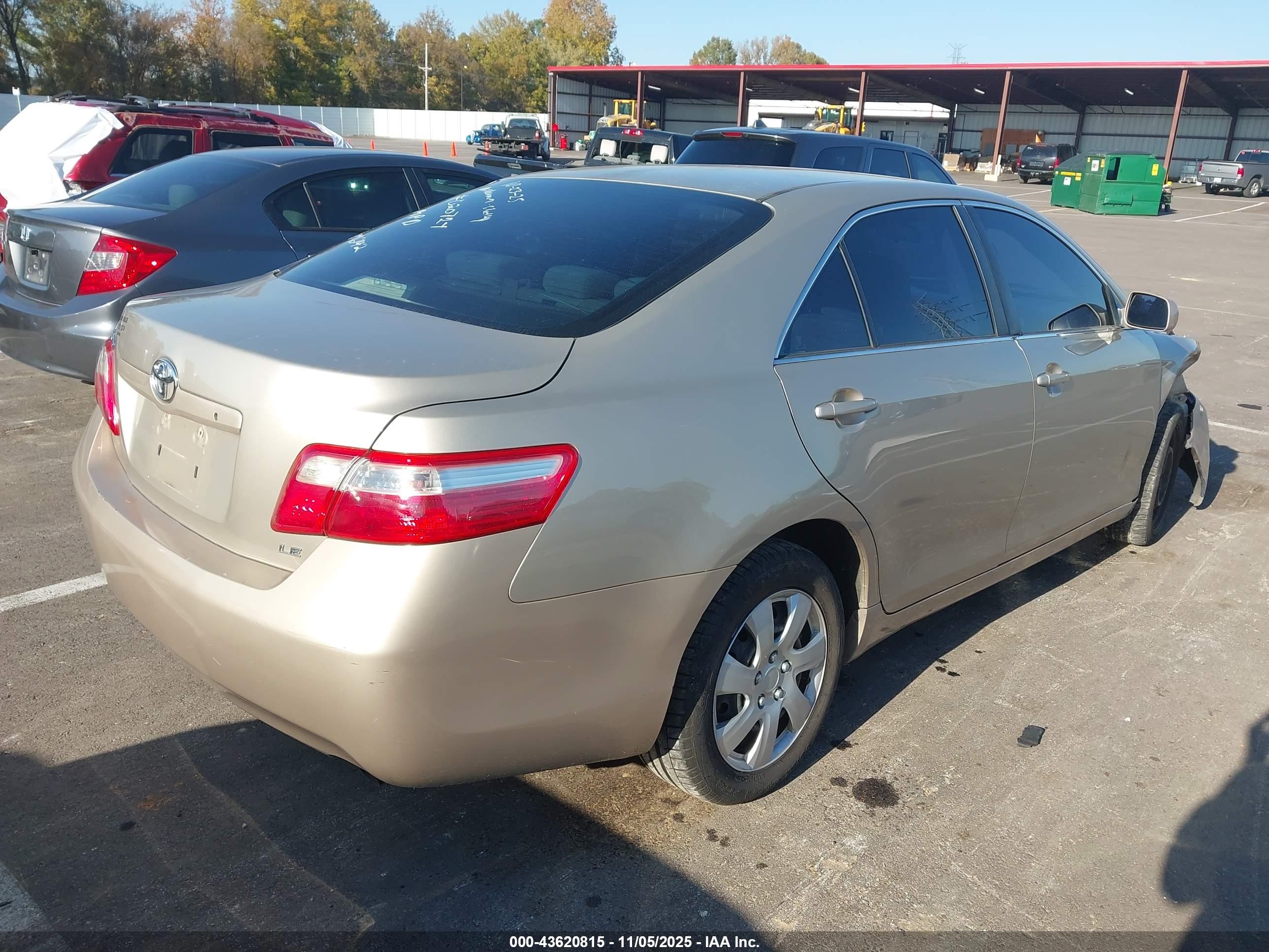 TOYOTA CAMRY image 4