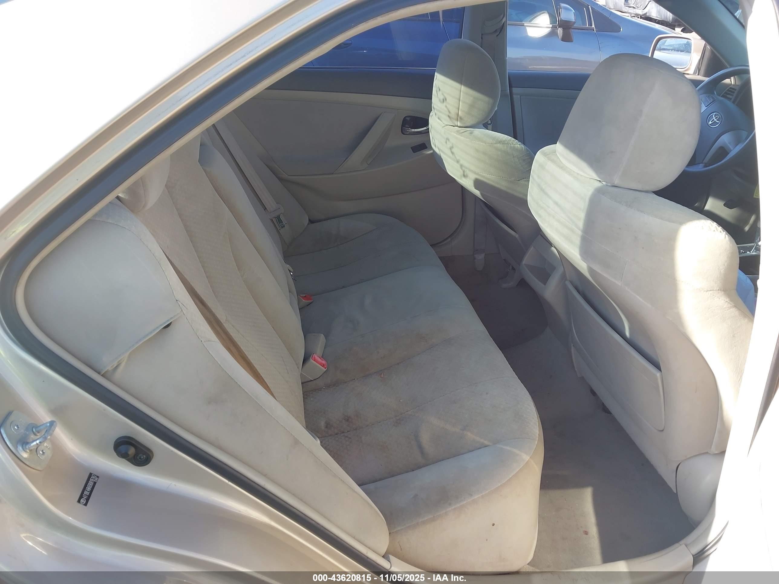 TOYOTA CAMRY image 8