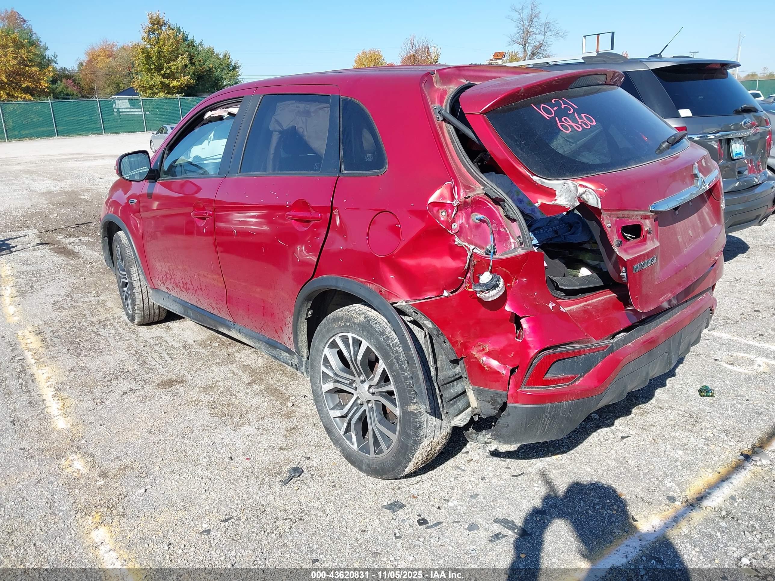 MITSUBISHI OUTLANDER image 3