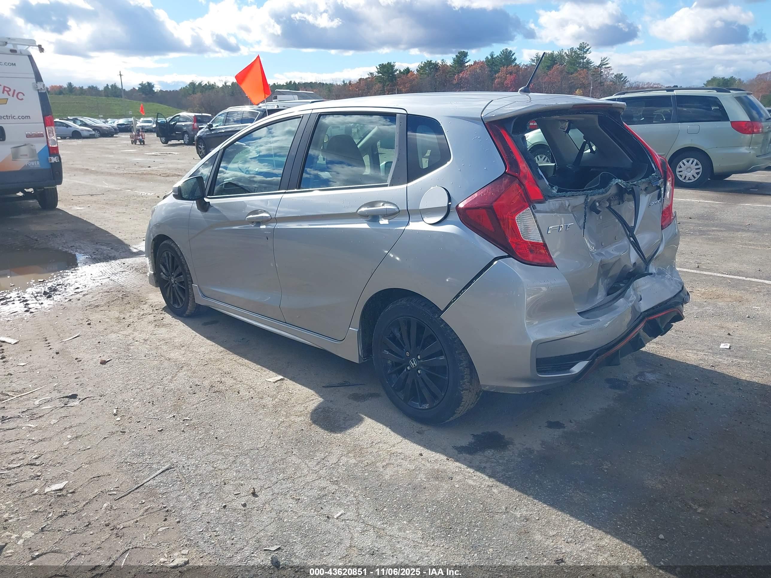 HONDA FIT image 3