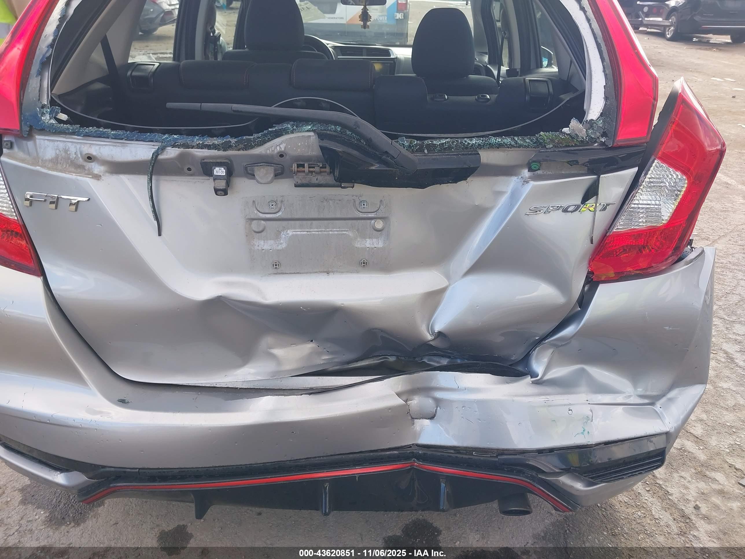 HONDA FIT image 6