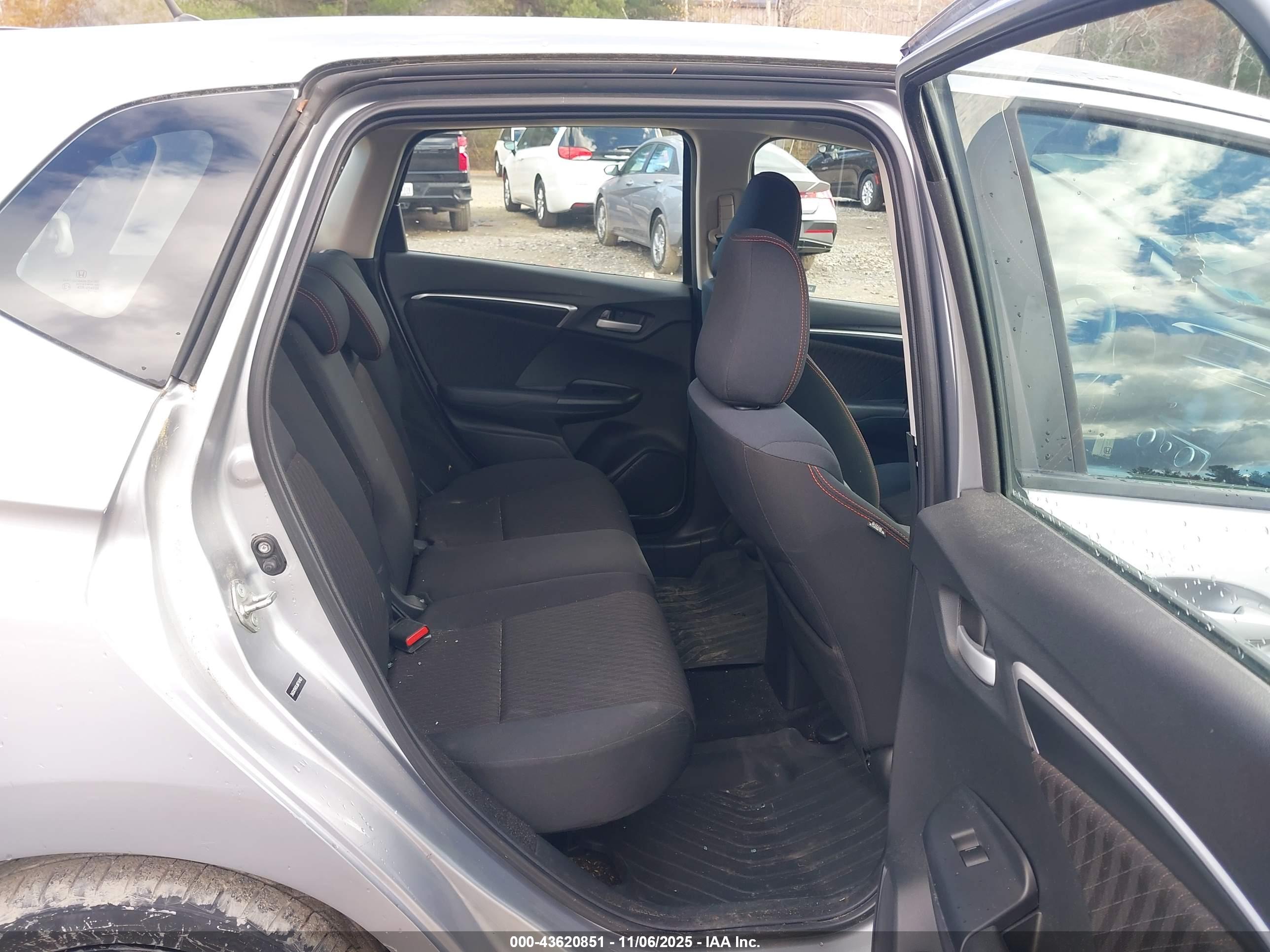 HONDA FIT image 8