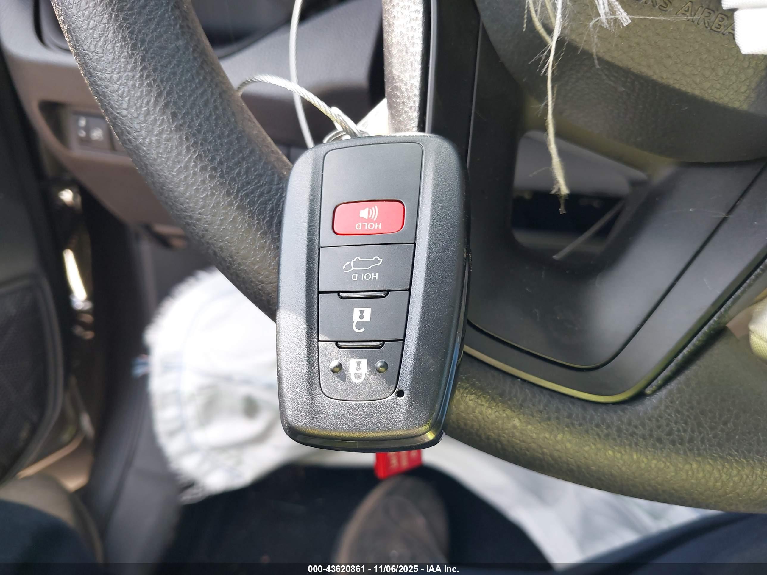 TOYOTA RAV4 image 11
