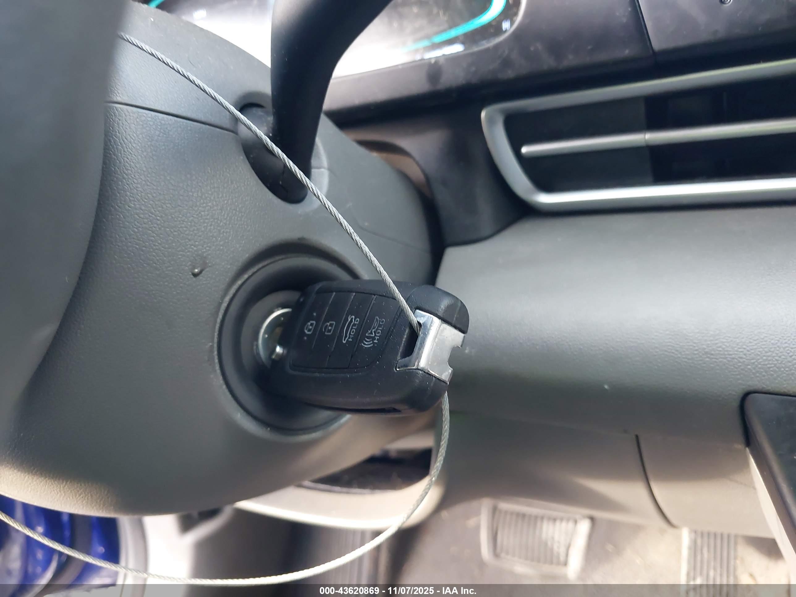 HYUNDAI ELANTRA image 11