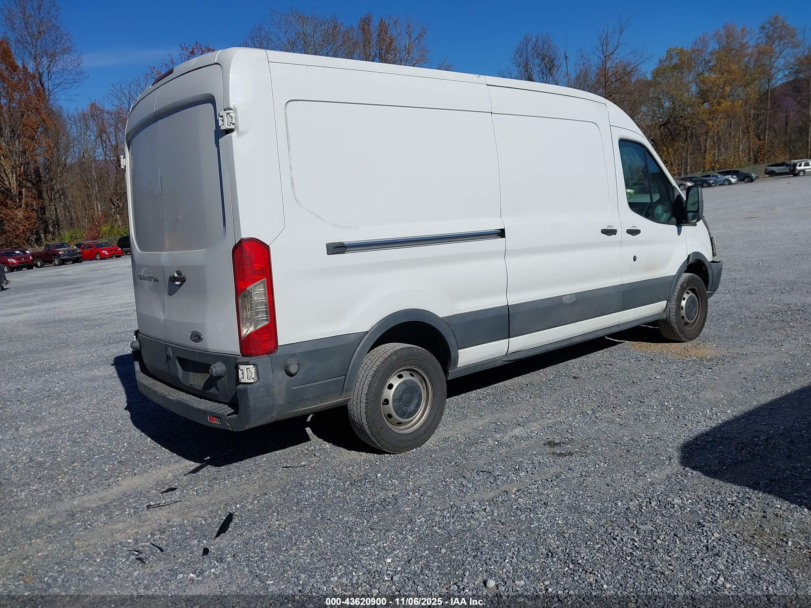 FORD TRANSIT-250 image 4