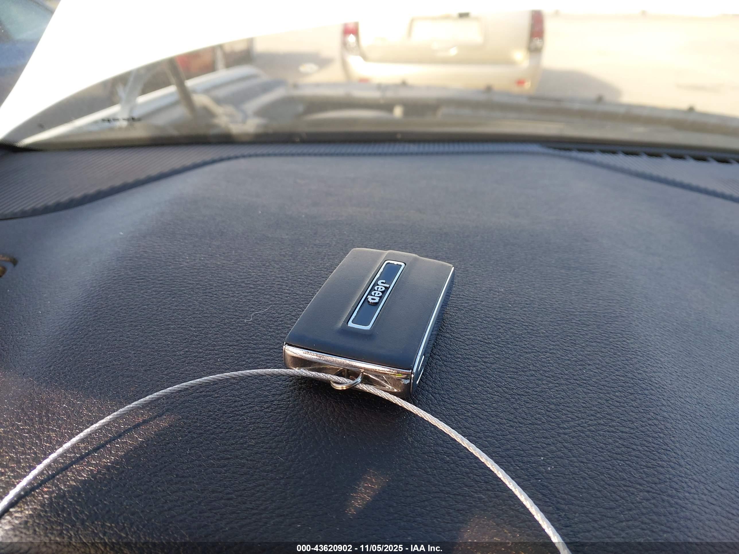 JEEP GRAND image 11