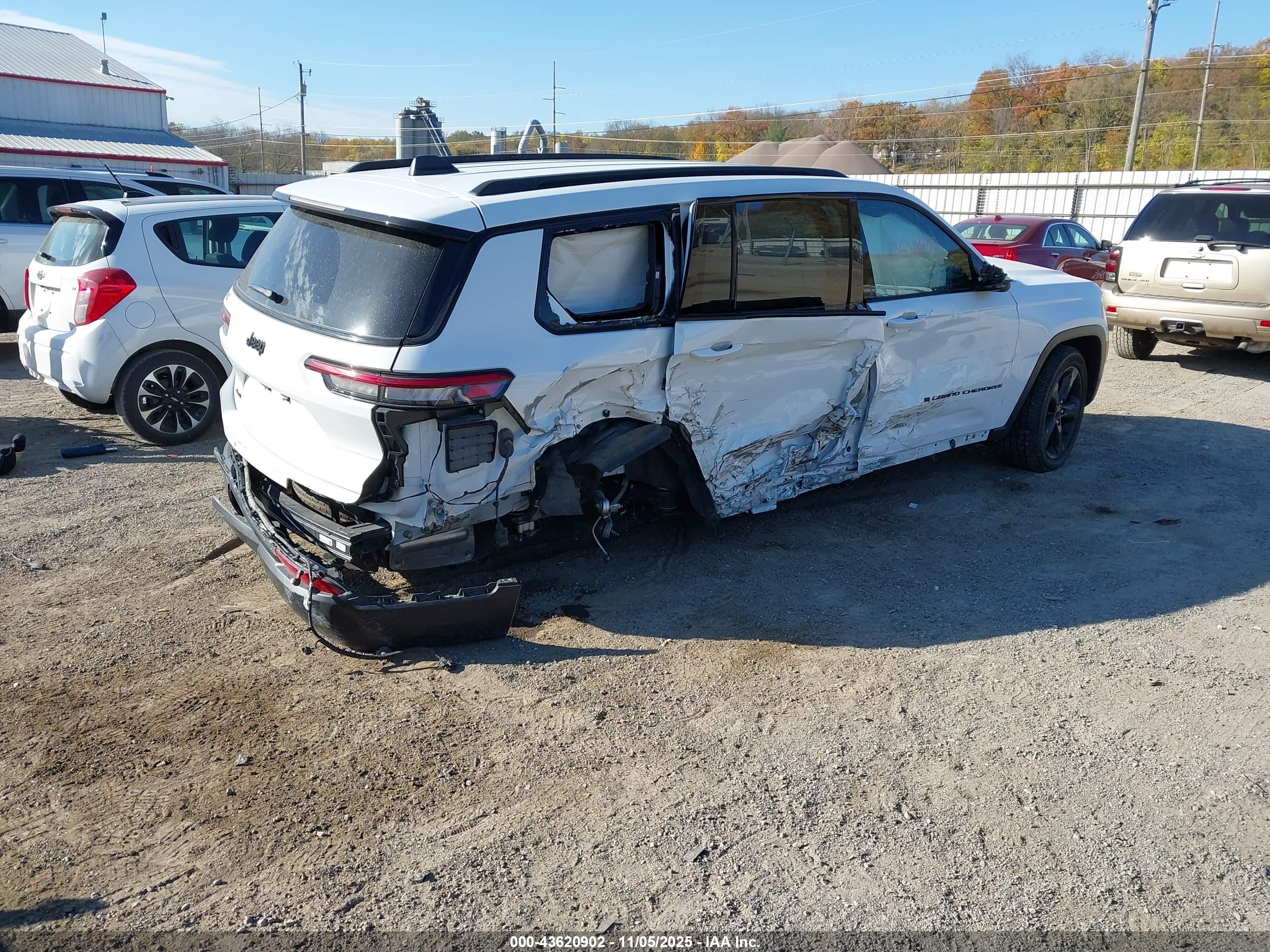 JEEP GRAND image 4