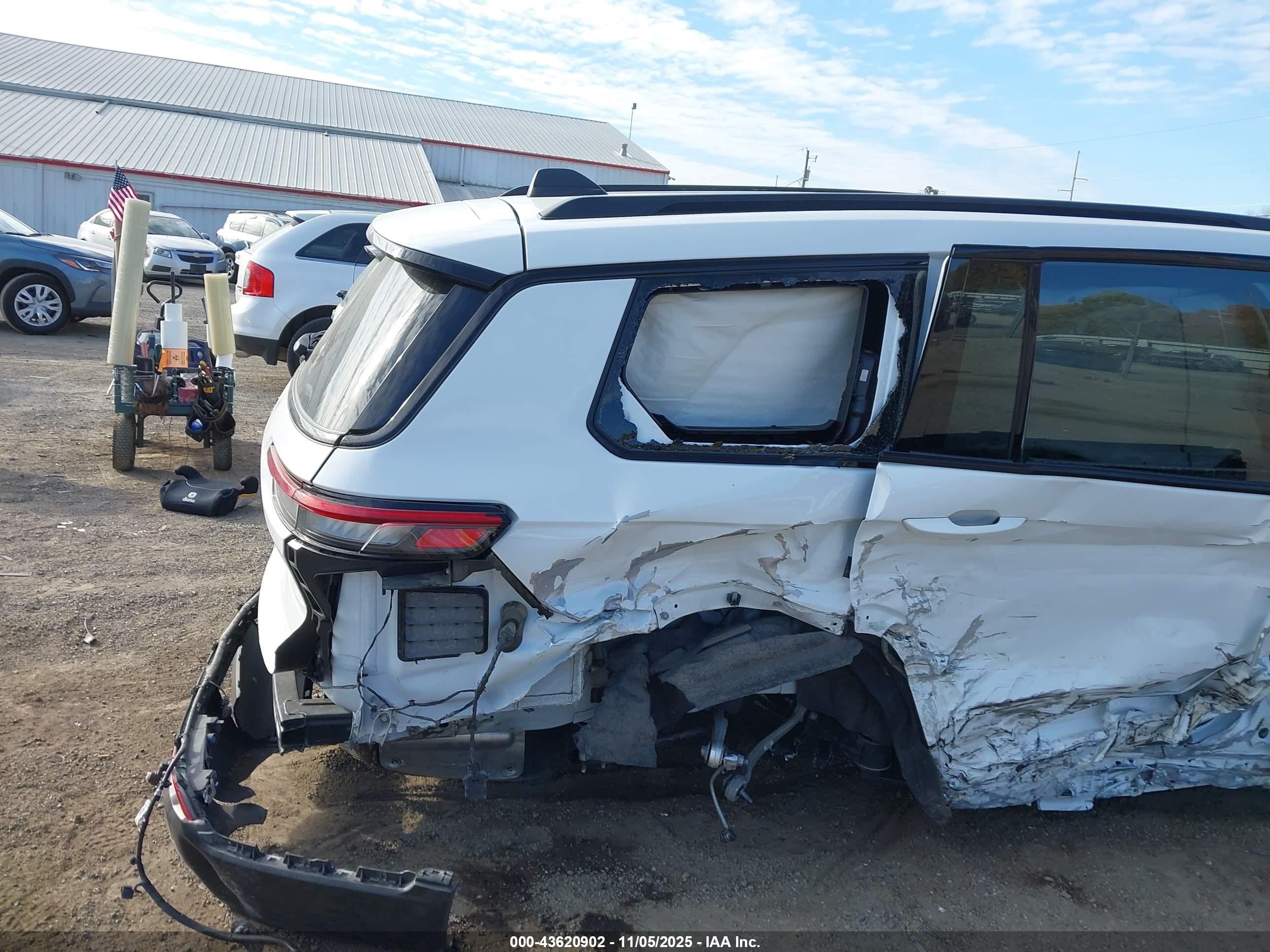 JEEP GRAND image 6