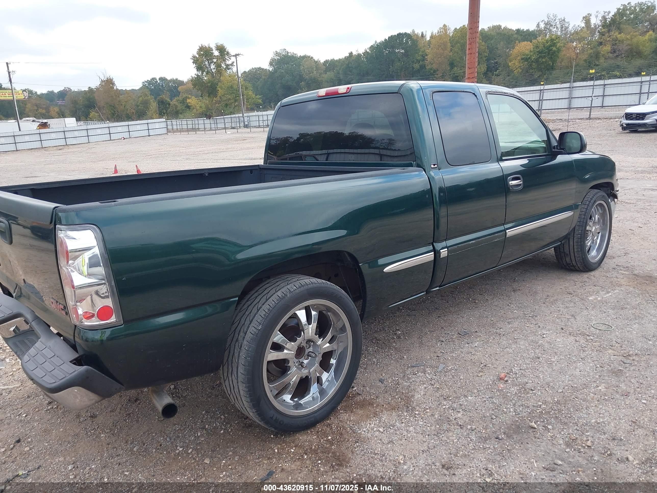 GMC SIERRA image 4