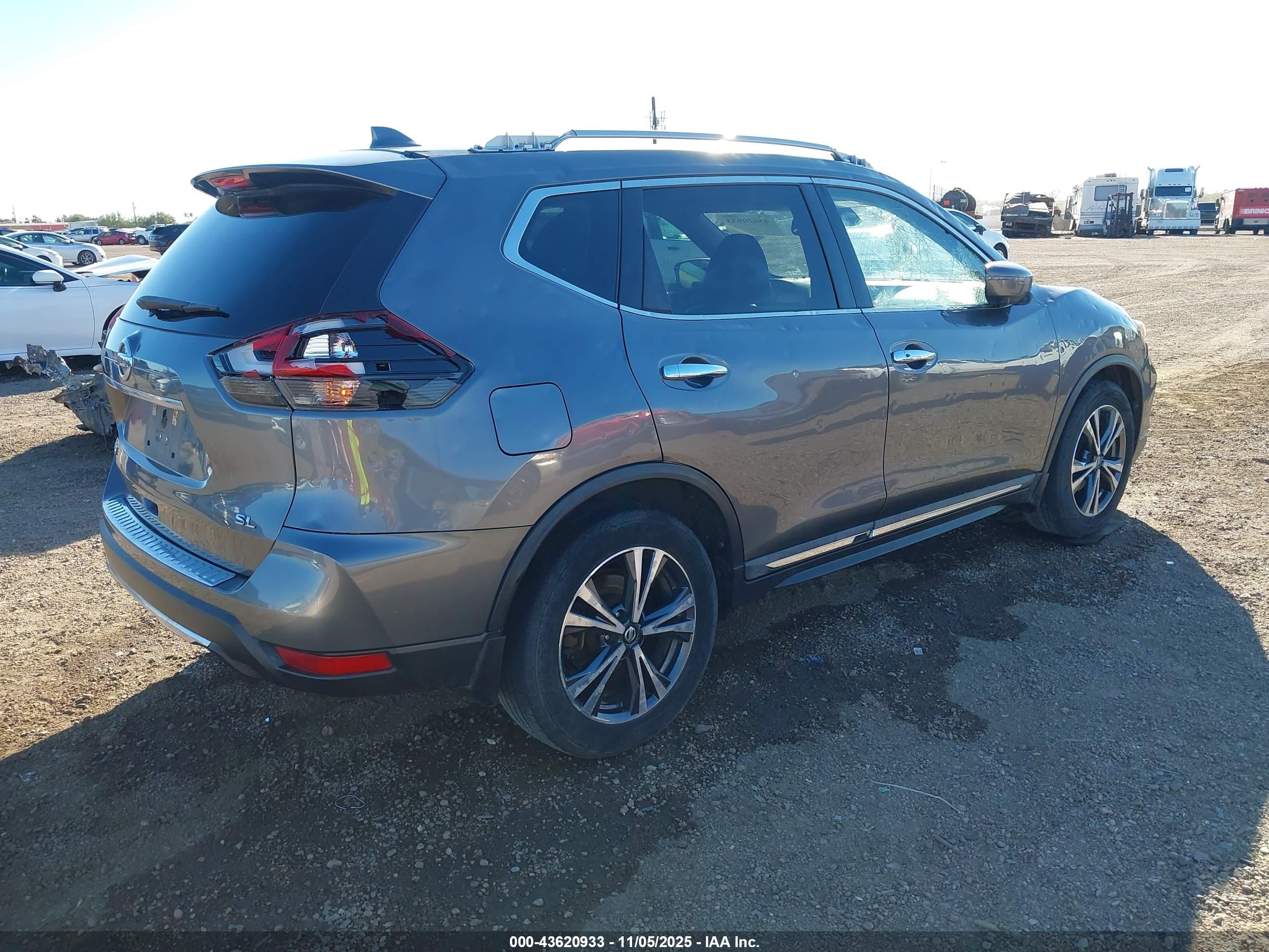 NISSAN ROGUE image 4