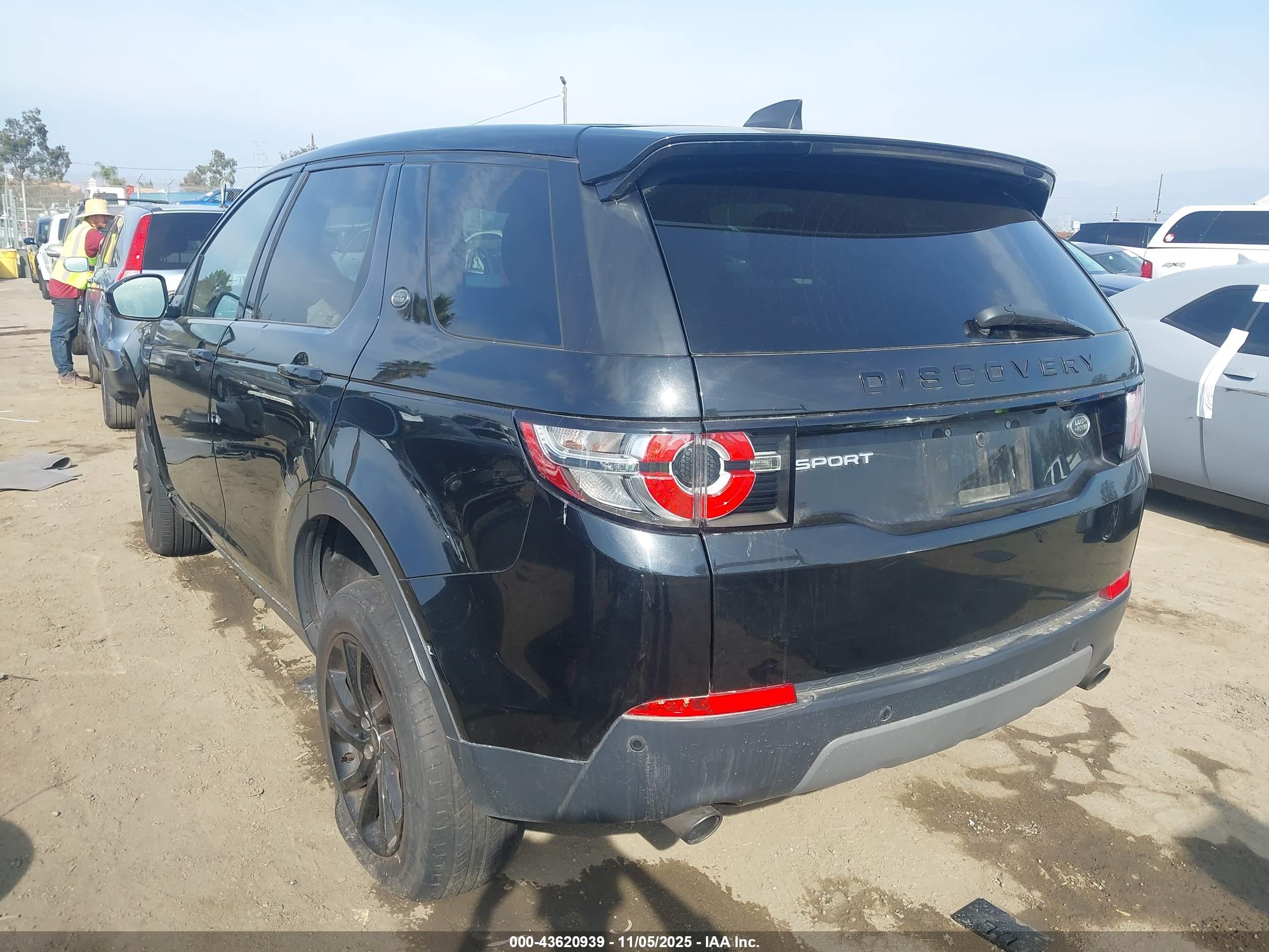 LAND ROVER image 3