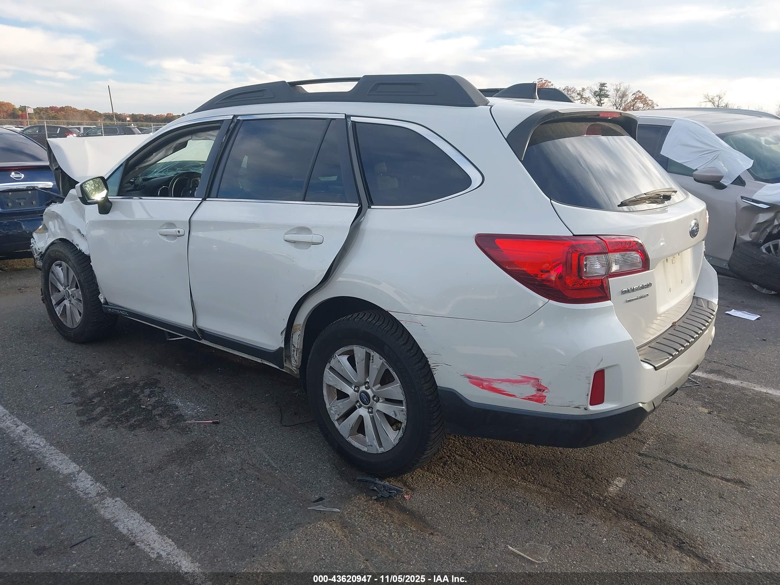 SUBARU OUTBACK image 3