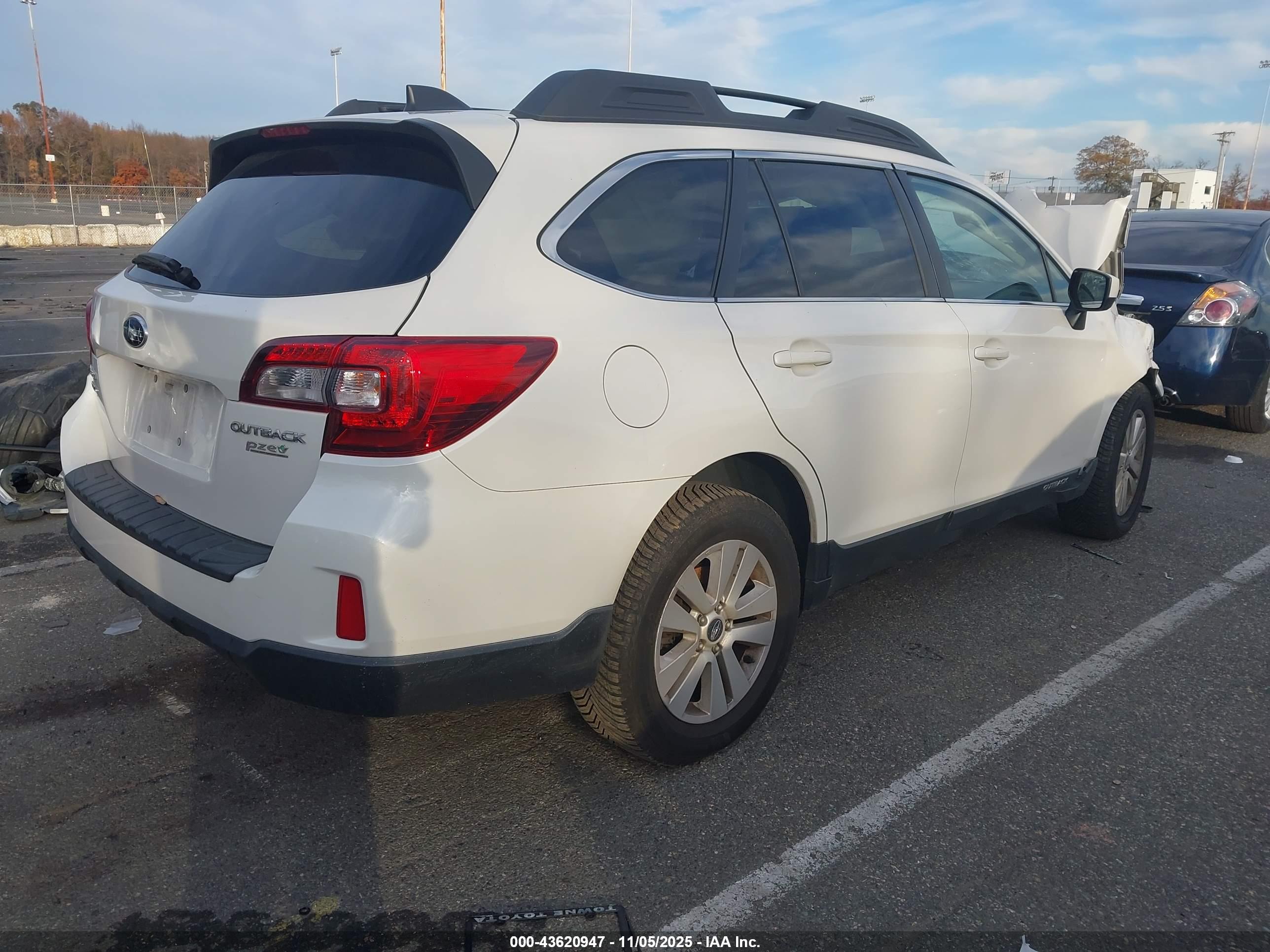 SUBARU OUTBACK image 4