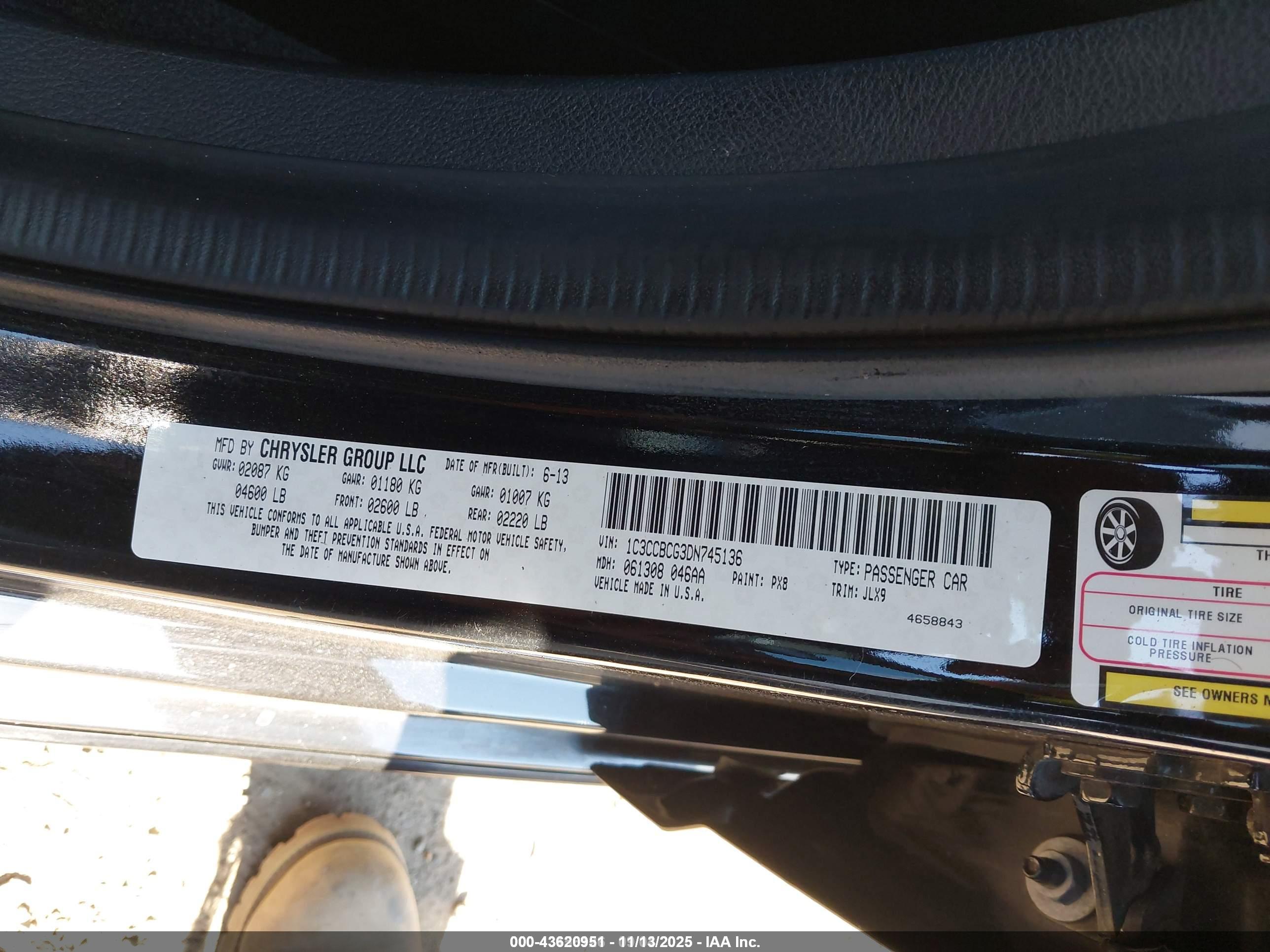 CHRYSLER 200 image 9