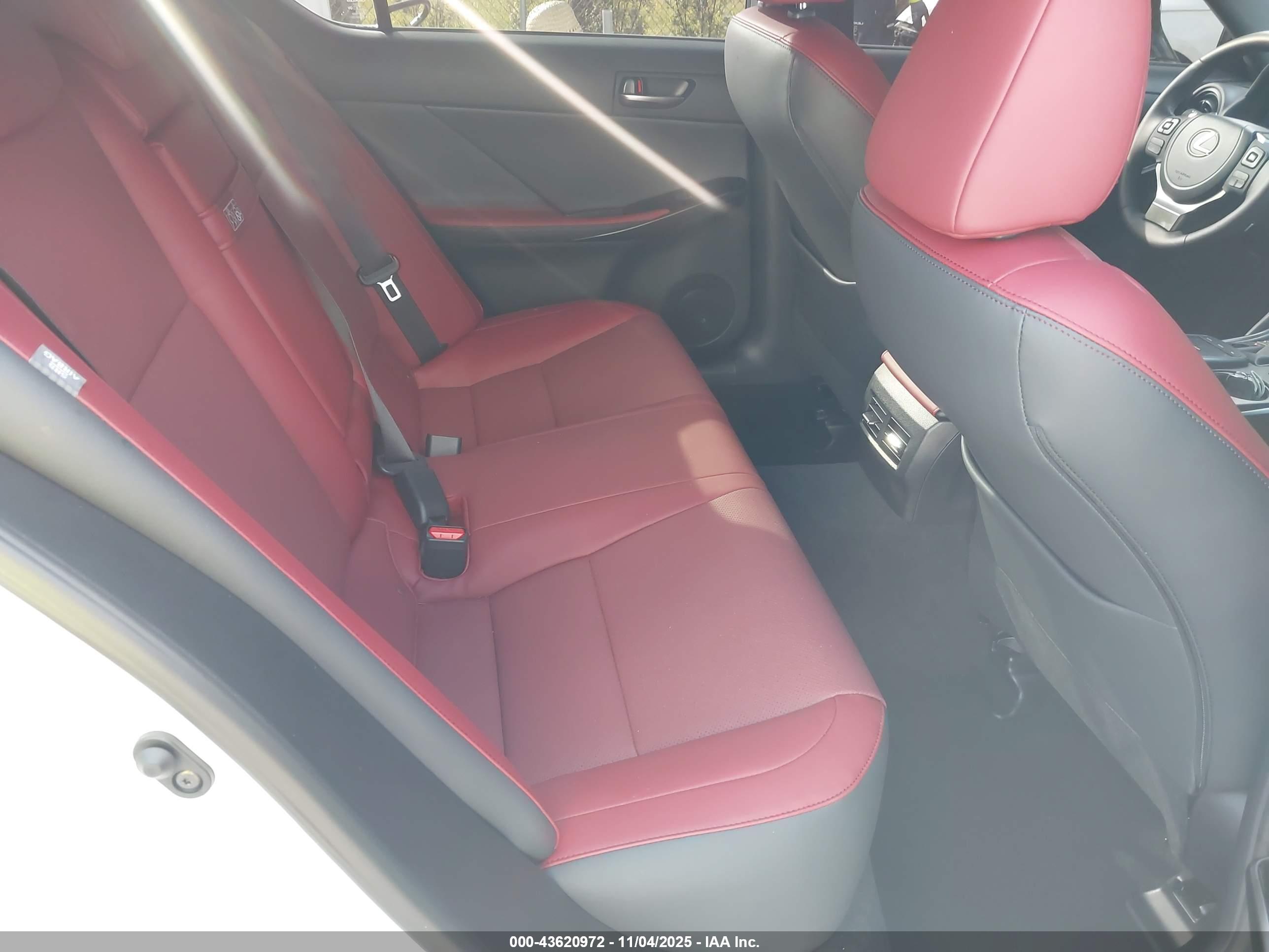 LEXUS IS image 8